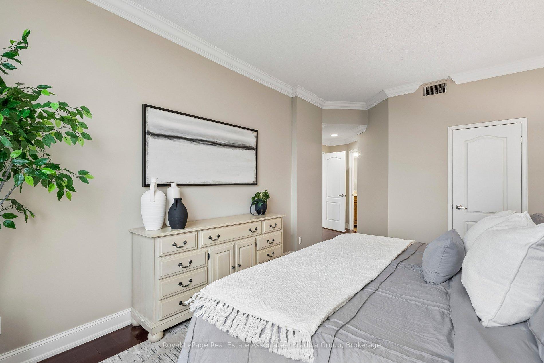 Photo 27 of Unit Ph2, 1905 Pilgrims Way, Oakville, Glen Abbey — HOMEH