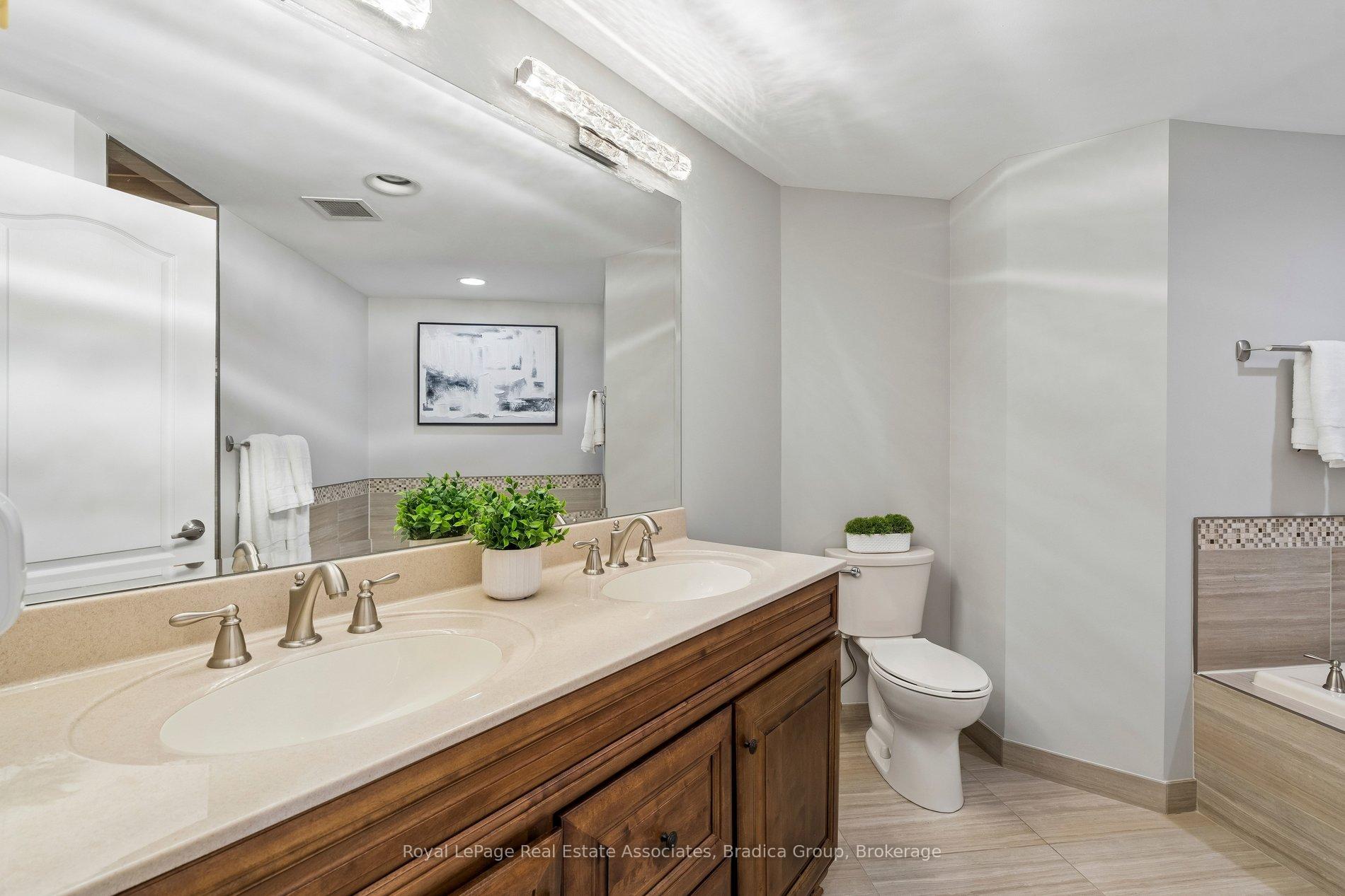 Photo 28 of Unit Ph2, 1905 Pilgrims Way, Oakville, Glen Abbey — HOMEH