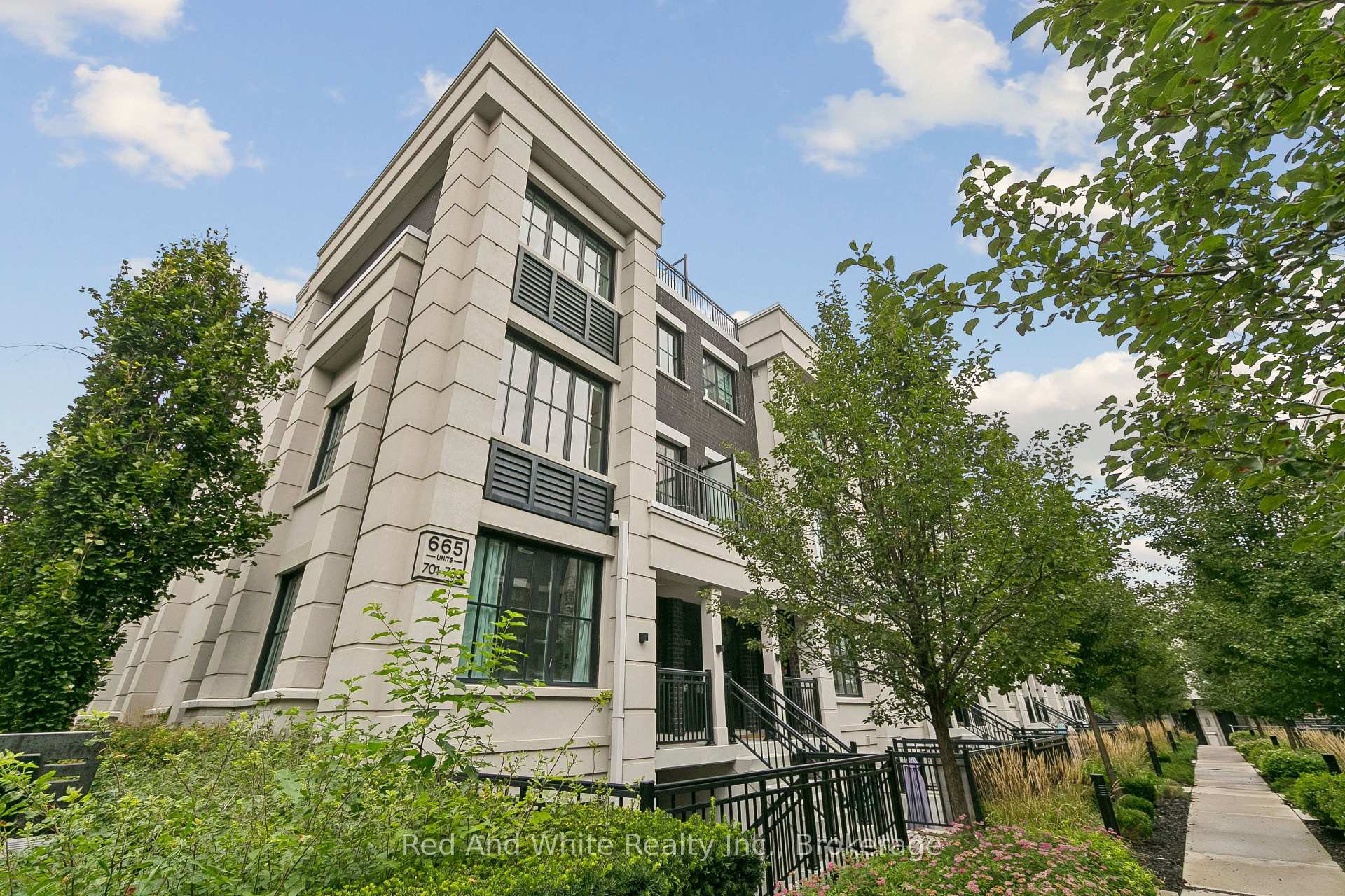 Photo of Unit 703, 665 Cricklewood Drive