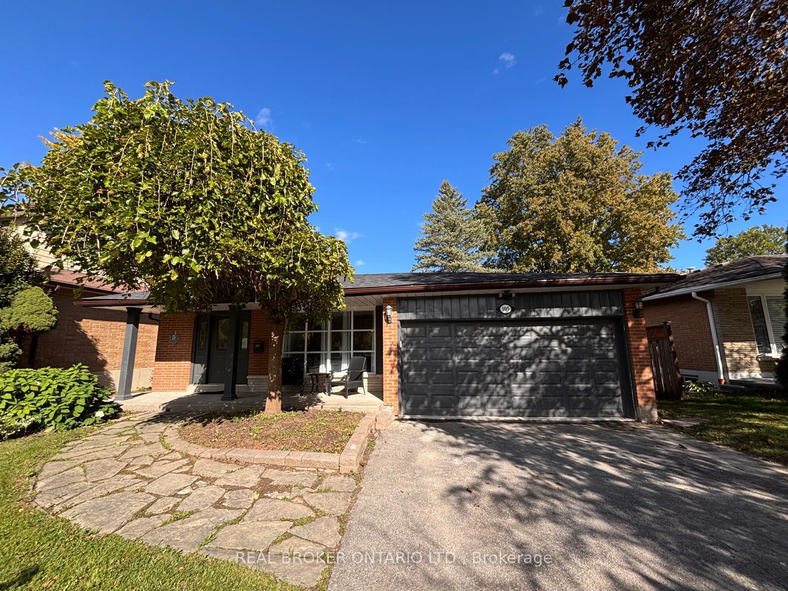 Photo 2 of 105 Fred Varley Drive, Markham, Unionville — HOMEH