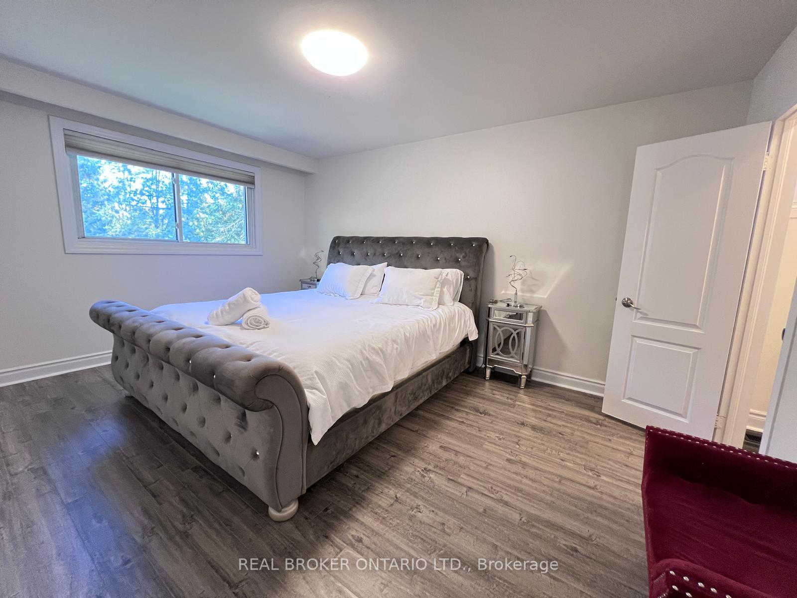 Photo 7 of 105 Fred Varley Drive, Markham, Unionville — HOMEH