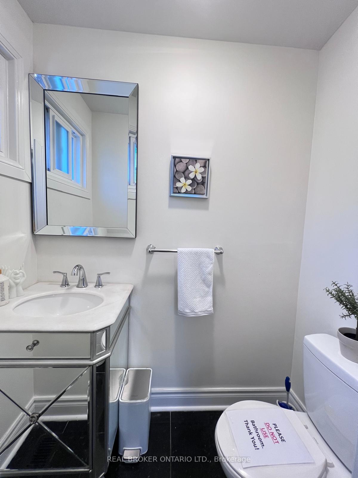Photo 8 of 105 Fred Varley Drive, Markham, Unionville — HOMEH