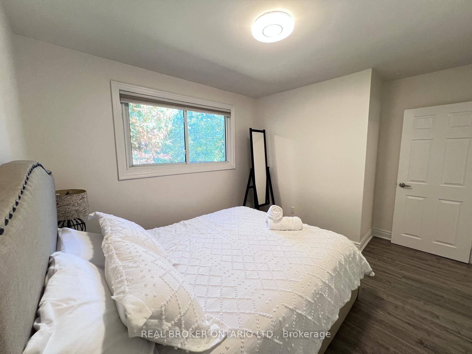Photo 9 of 105 Fred Varley Drive, Markham, Unionville — HOMEH