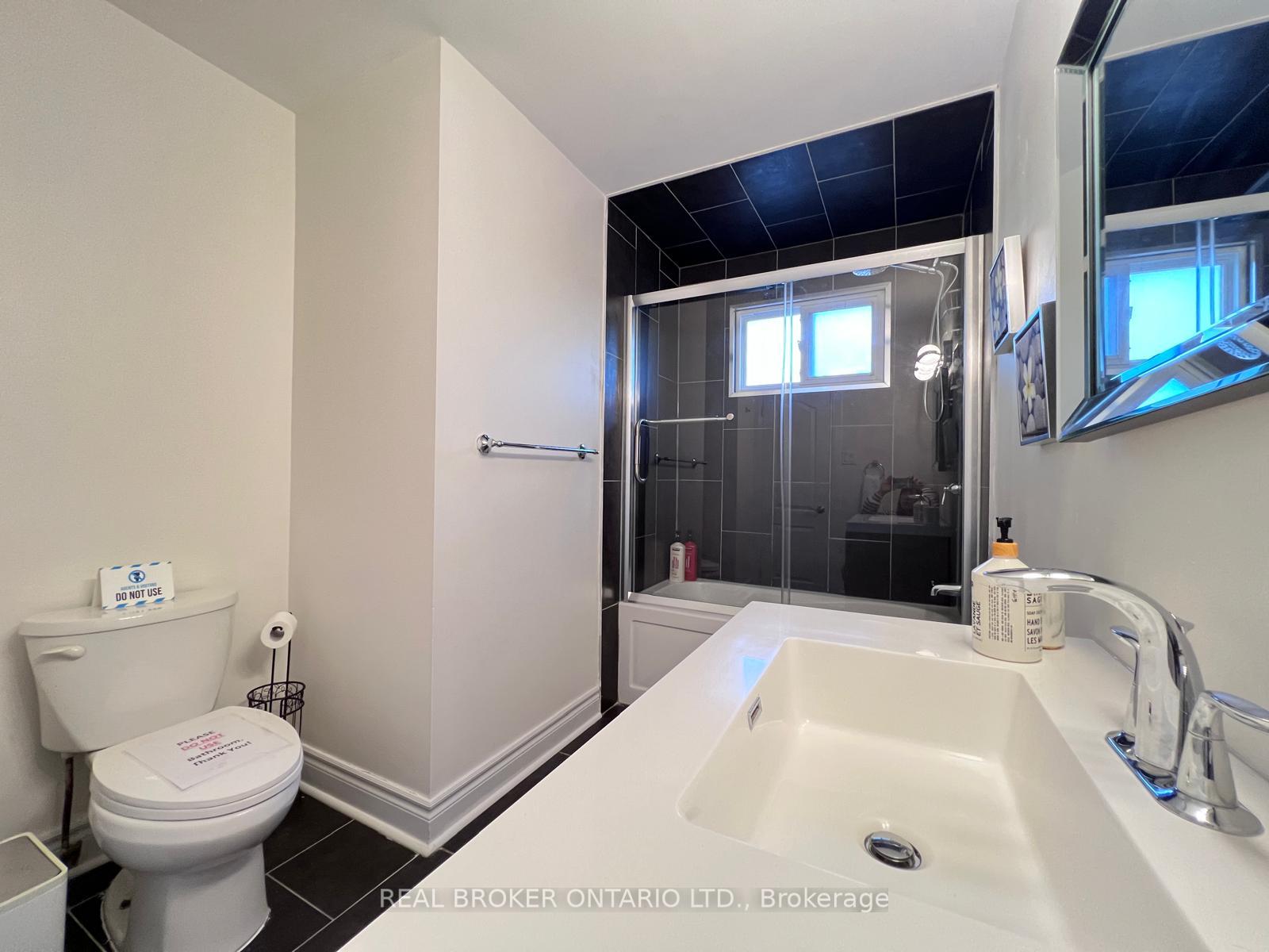 Photo 11 of 105 Fred Varley Drive, Markham, Unionville — HOMEH