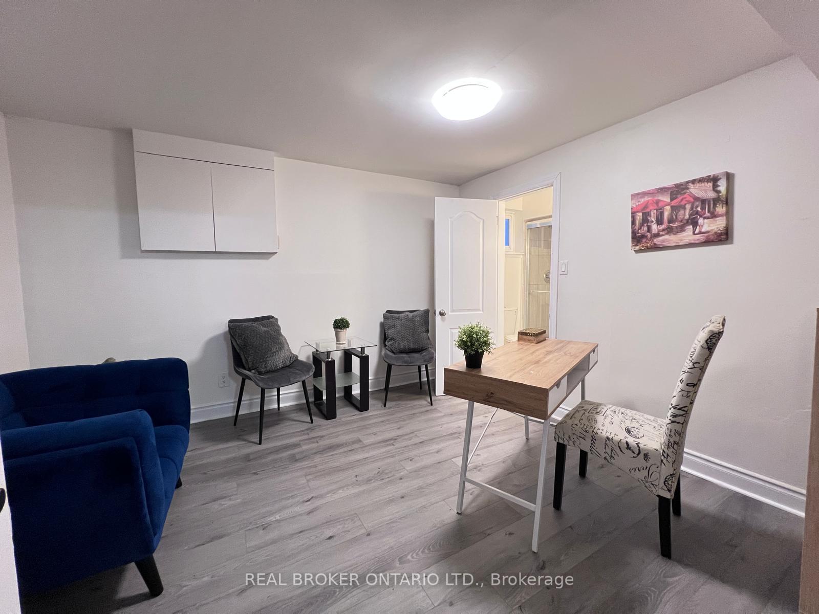 Photo 12 of 105 Fred Varley Drive, Markham, Unionville — HOMEH