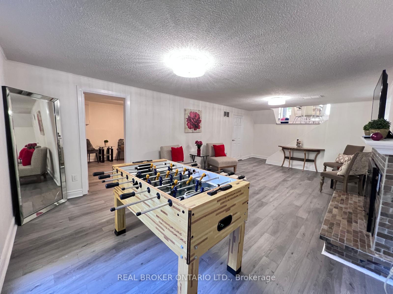 Photo 13 of 105 Fred Varley Drive, Markham, Unionville — HOMEH