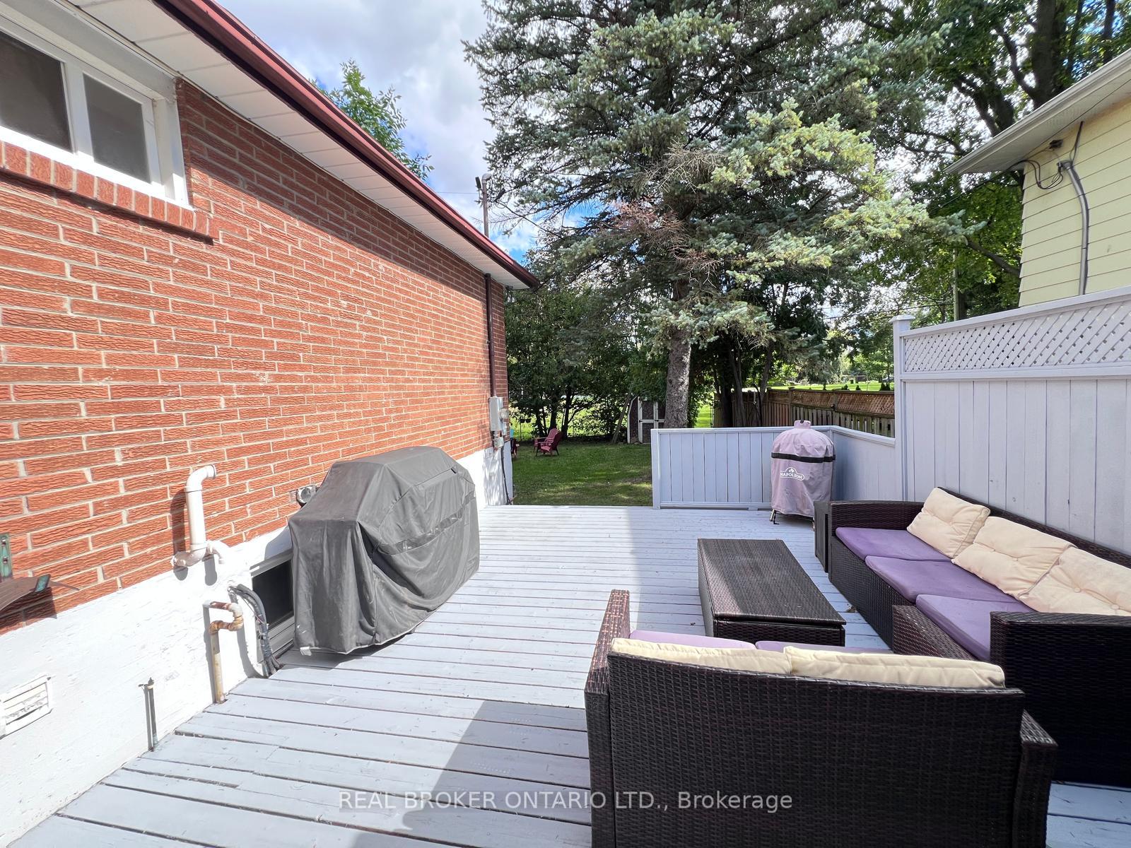 Photo 16 of 105 Fred Varley Drive, Markham, Unionville — HOMEH
