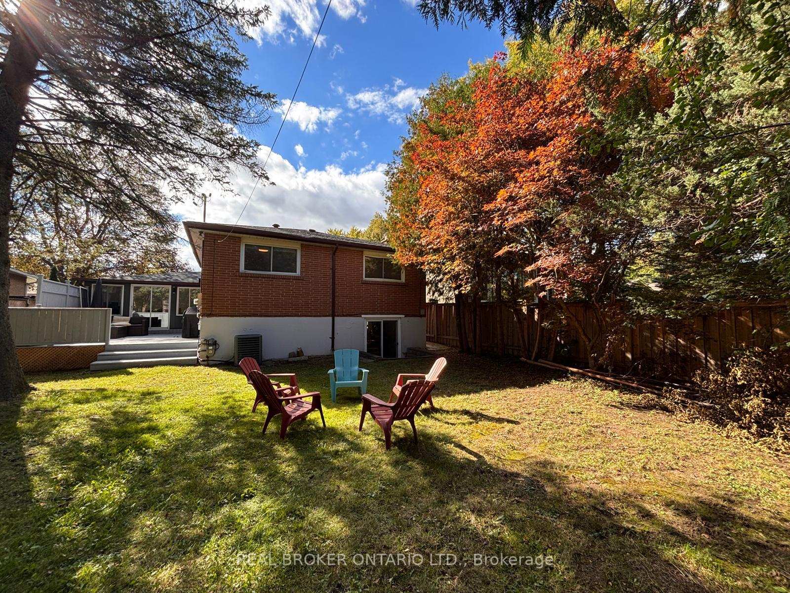 Photo 17 of 105 Fred Varley Drive, Markham, Unionville — HOMEH