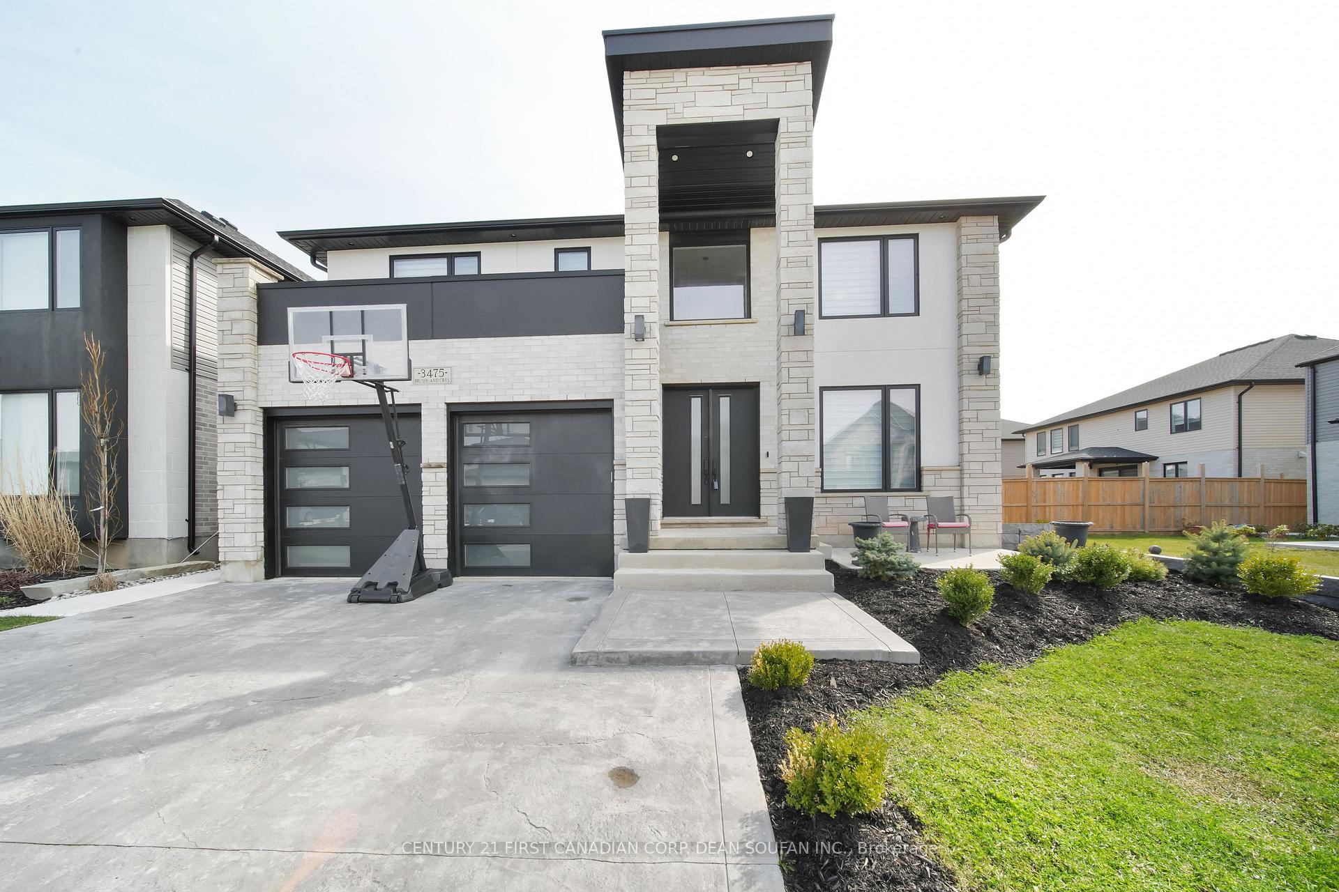 Photo of 3475 Brushland Crescent