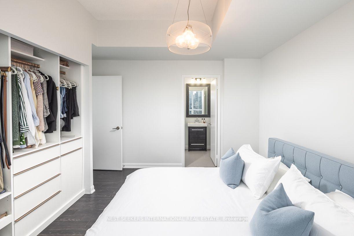 Photo 4 of Unit 2210, 500 Sherbourne Street, Toronto, North St. James Town — HOMEH