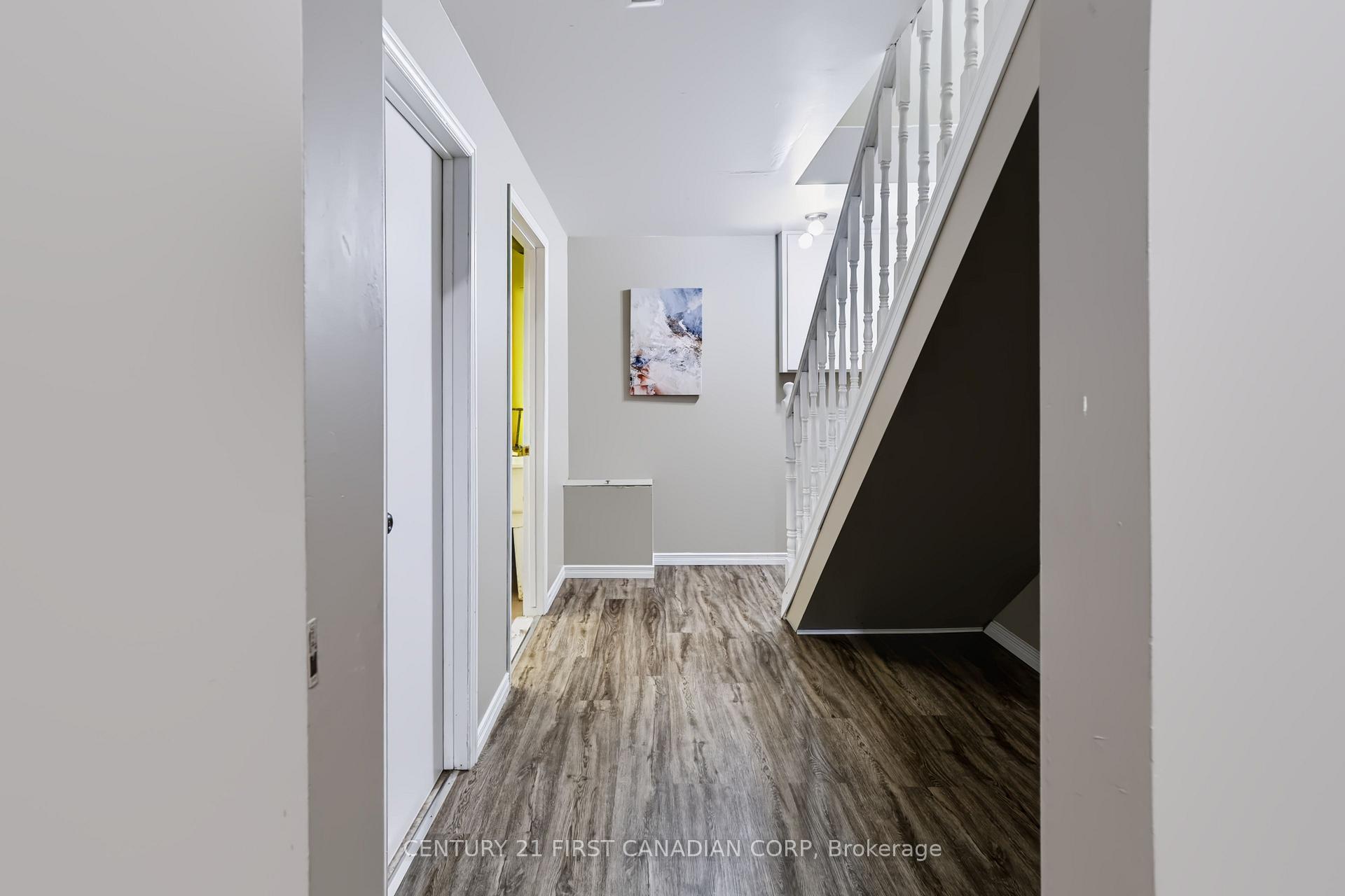 Photo 23 of 159 Walmer Gardens, London, North K — HOMEH