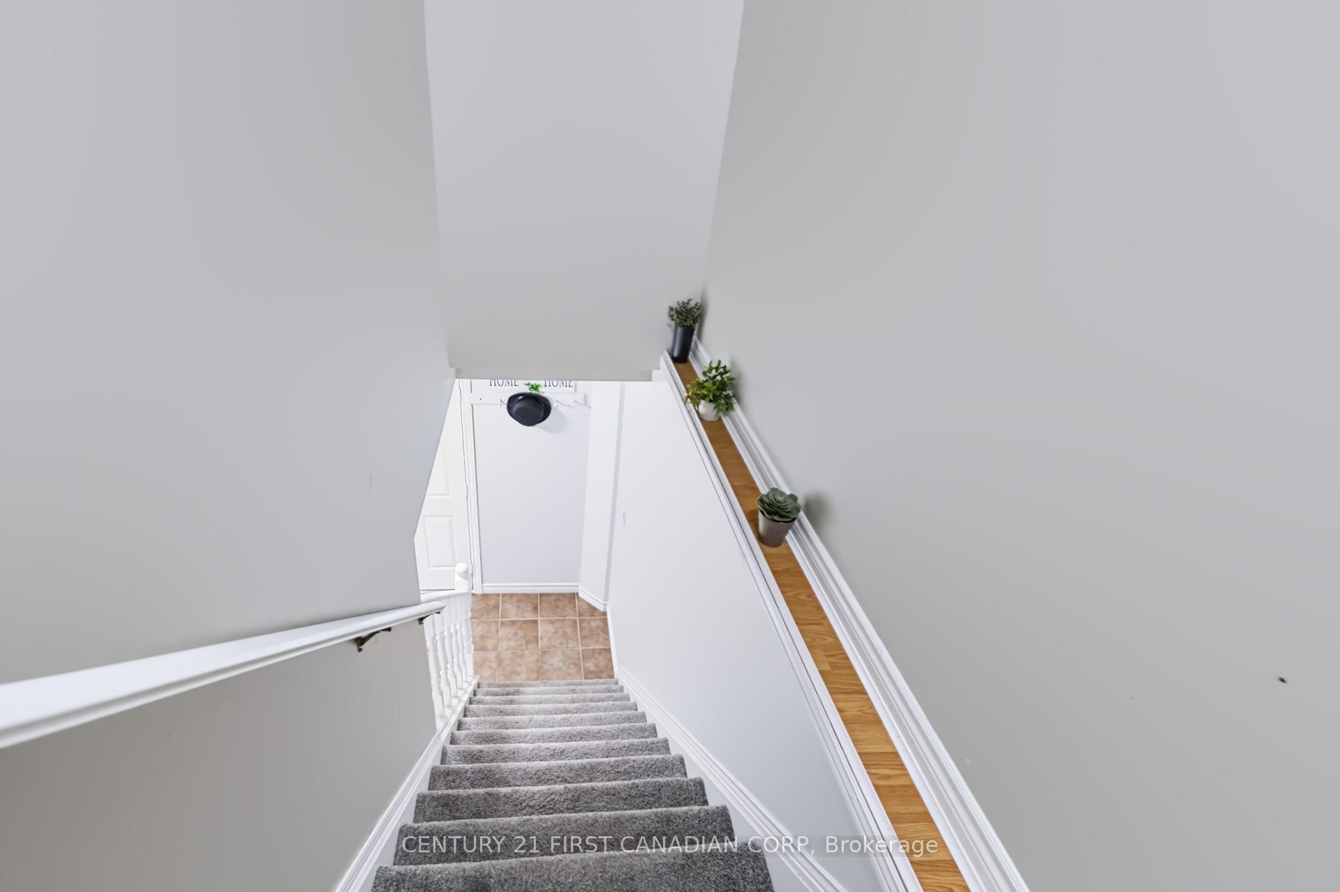 Photo 31 of 159 Walmer Gardens, London, North K — HOMEH