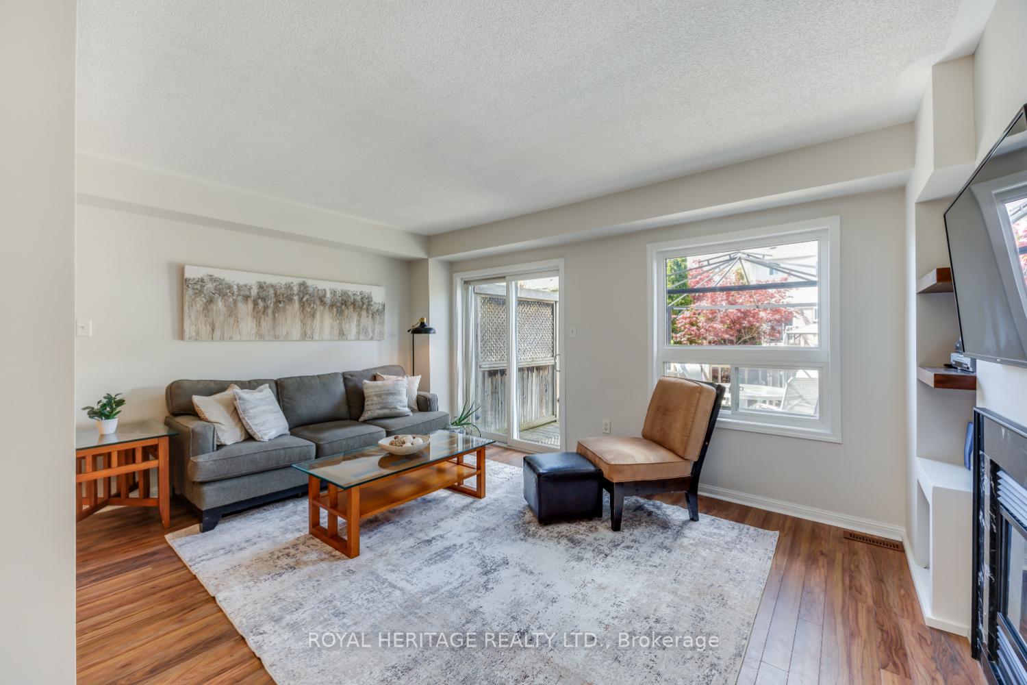 Photo 4 of 41 Toscana Drive, Whitby, Taunton North — HOMEH