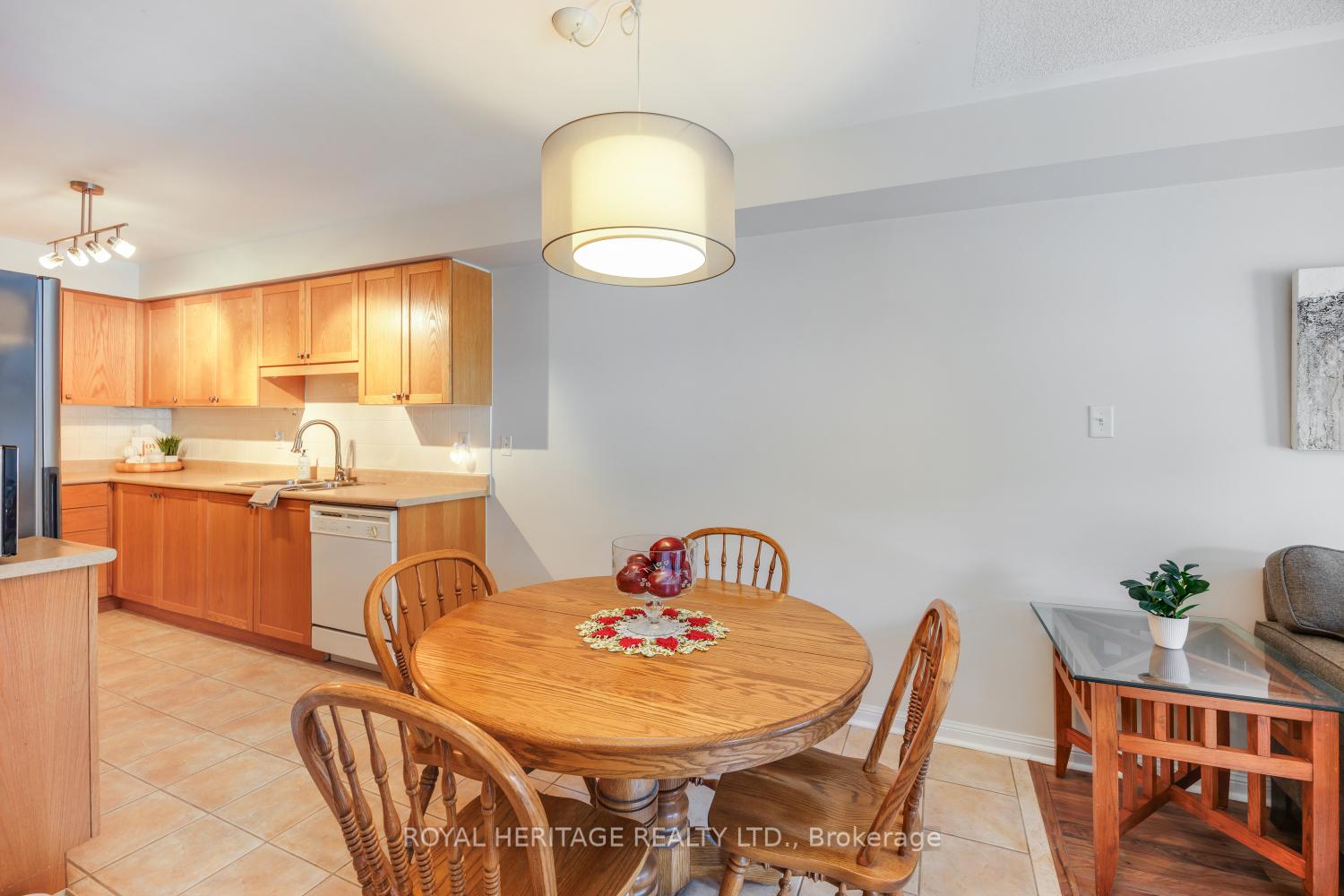 Photo 7 of 41 Toscana Drive, Whitby, Taunton North — HOMEH
