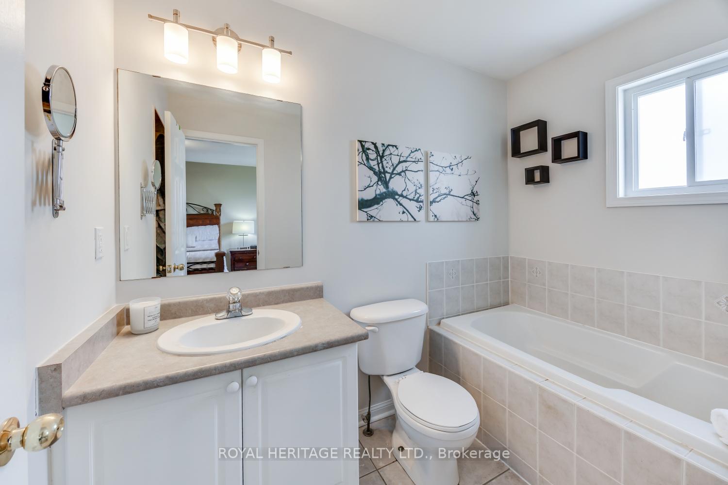 Photo 17 of 41 Toscana Drive, Whitby, Taunton North — HOMEH