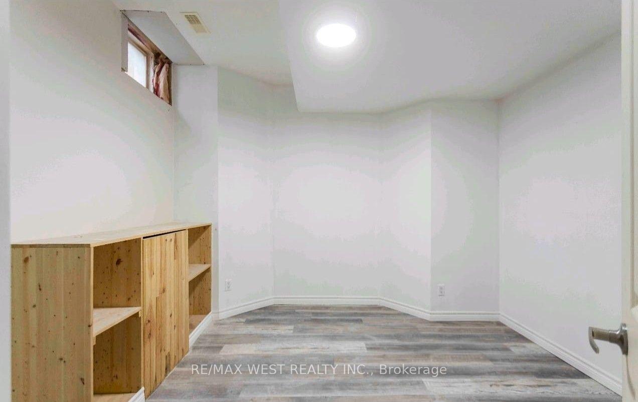 Photo 6 of Unit Basement, 2 Kidd Crescent, New Tecumseth, Alliston — HOMEH