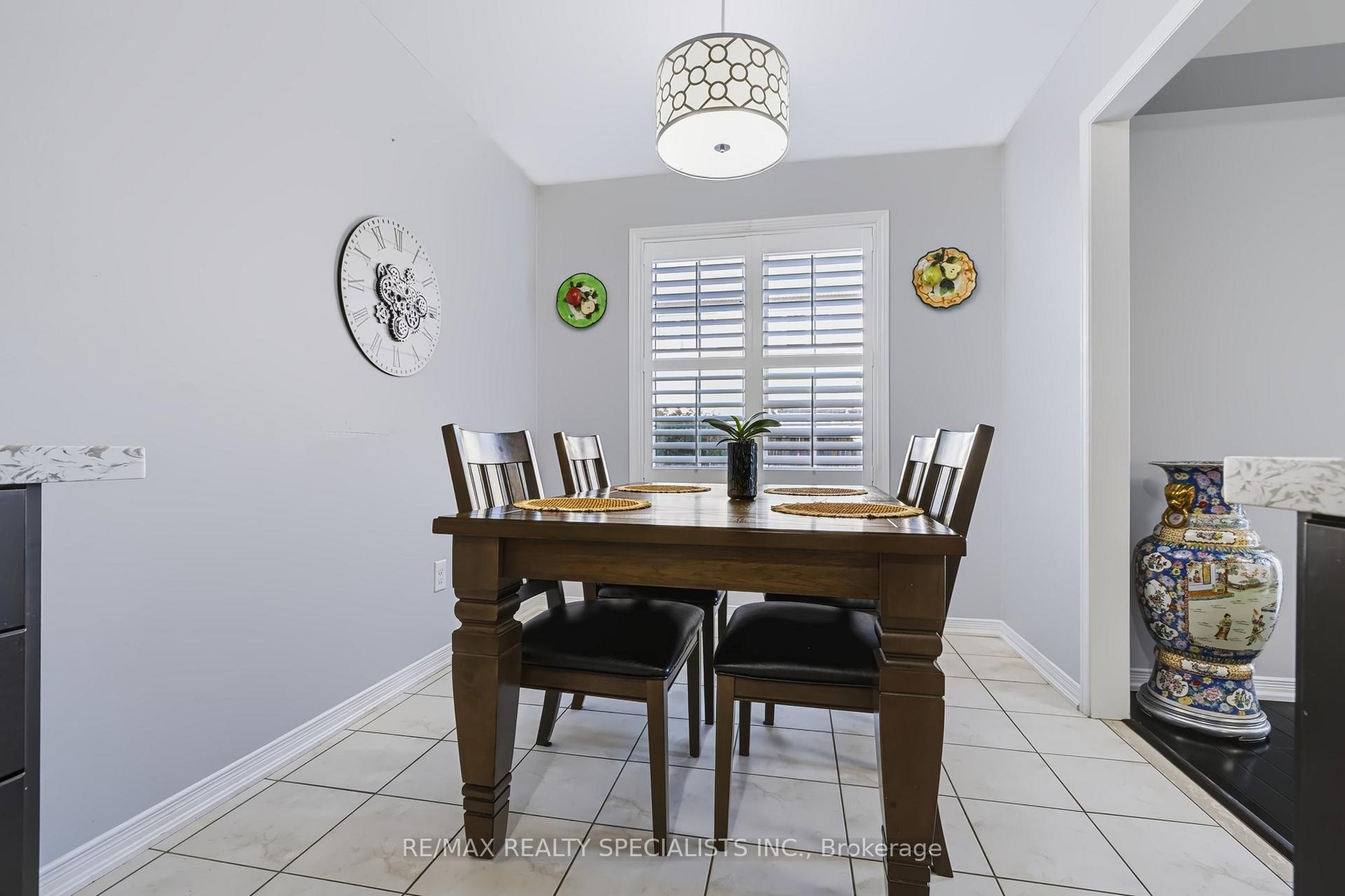 Photo 13 of 1379 Brandon Terrace, Milton, Dempsey — HOMEH