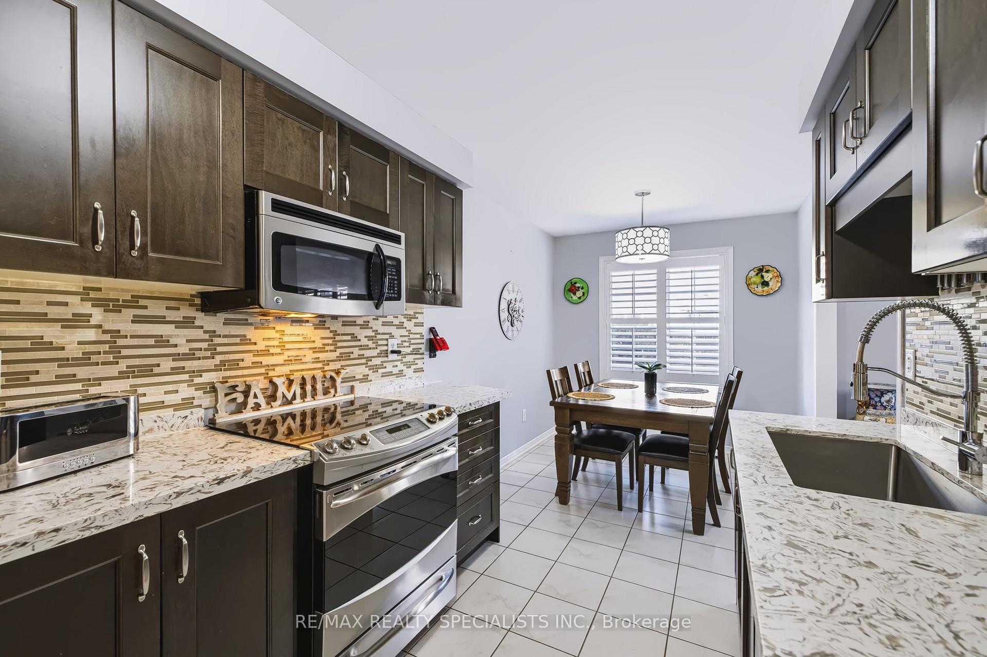 Photo 16 of 1379 Brandon Terrace, Milton, Dempsey — HOMEH