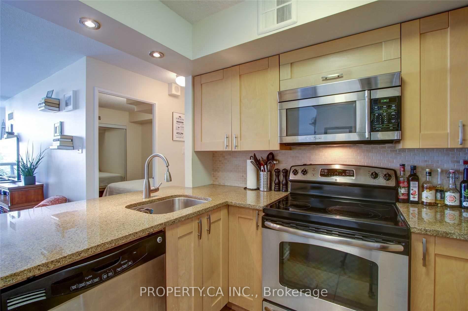 Photo 5 of Unit 606, 92 King Street E, Toronto, Church-Yonge Corridor — HOMEH