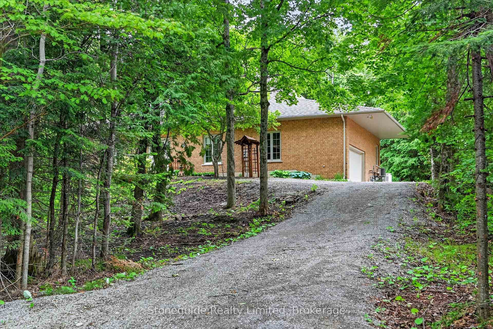 Photo 2 of 761 Cedarhurst Drive, Selwyn — HOMEH