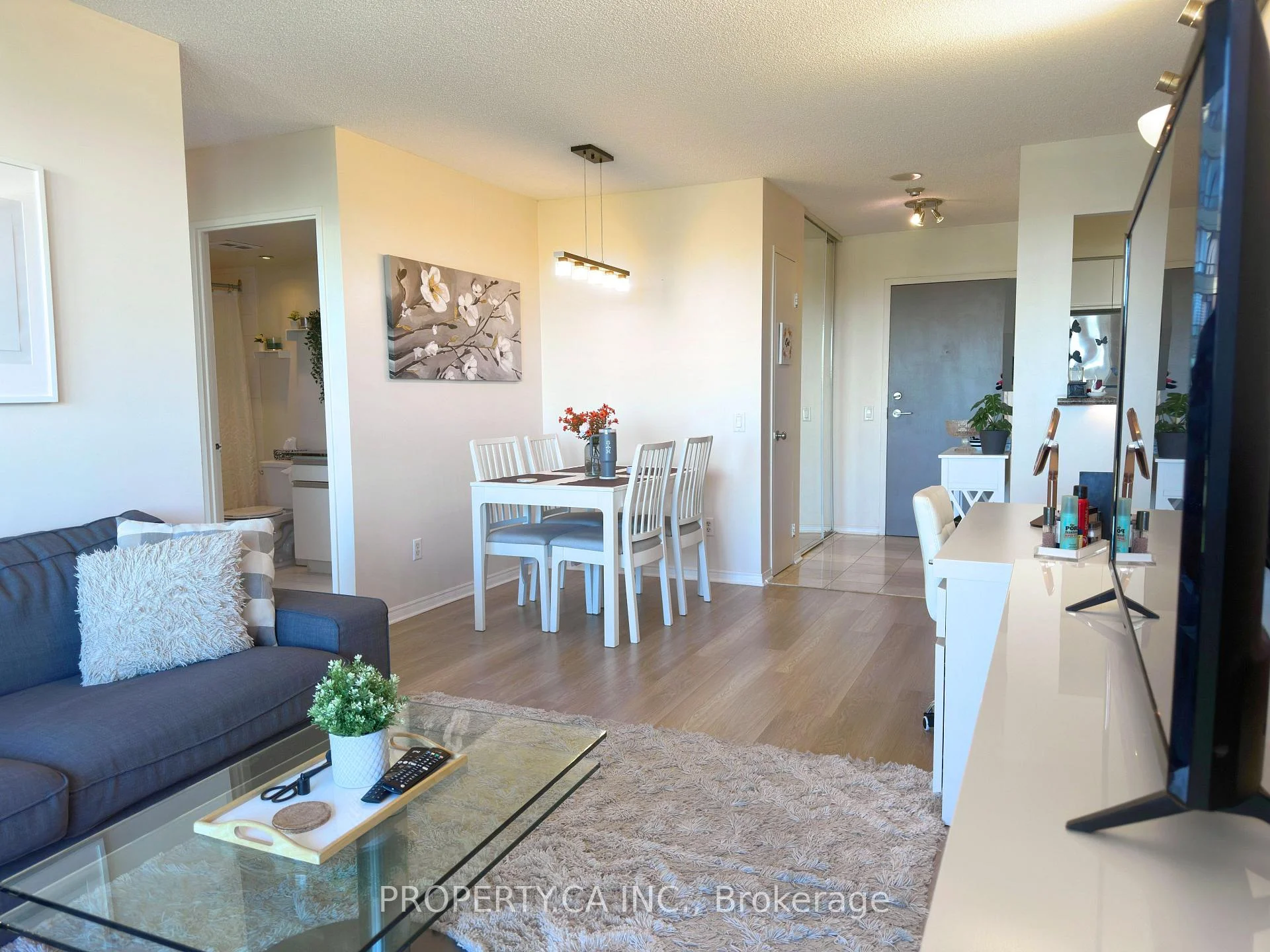 Photo 6 of Unit 701, 91 Townsgate Drive, Vaughan, Crestwood-Springfarm-Yorkhill — HOMEH