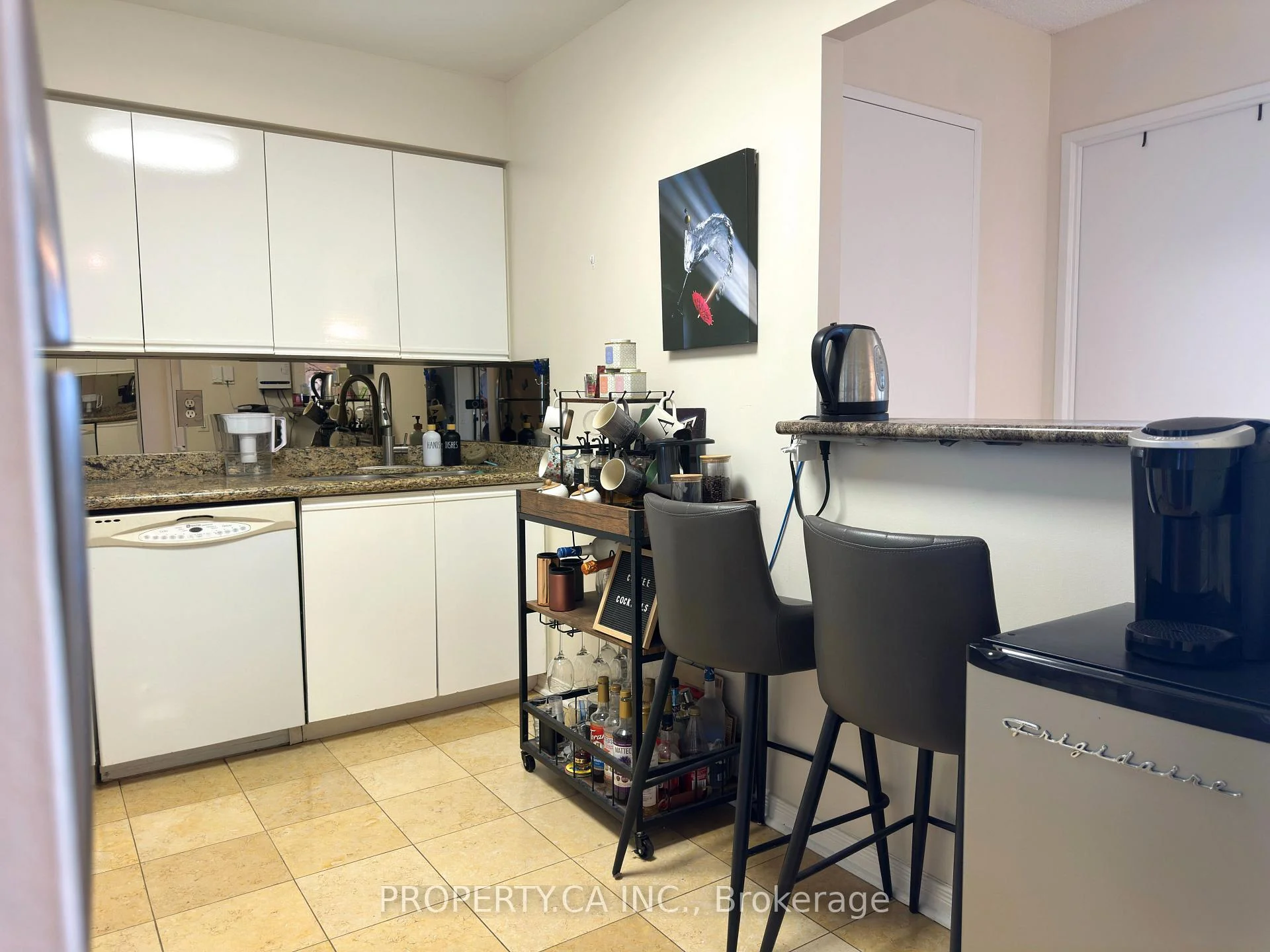 Photo 99 of Unit 701, 91 Townsgate Drive, Vaughan, Crestwood-Springfarm-Yorkhill — HOMEH