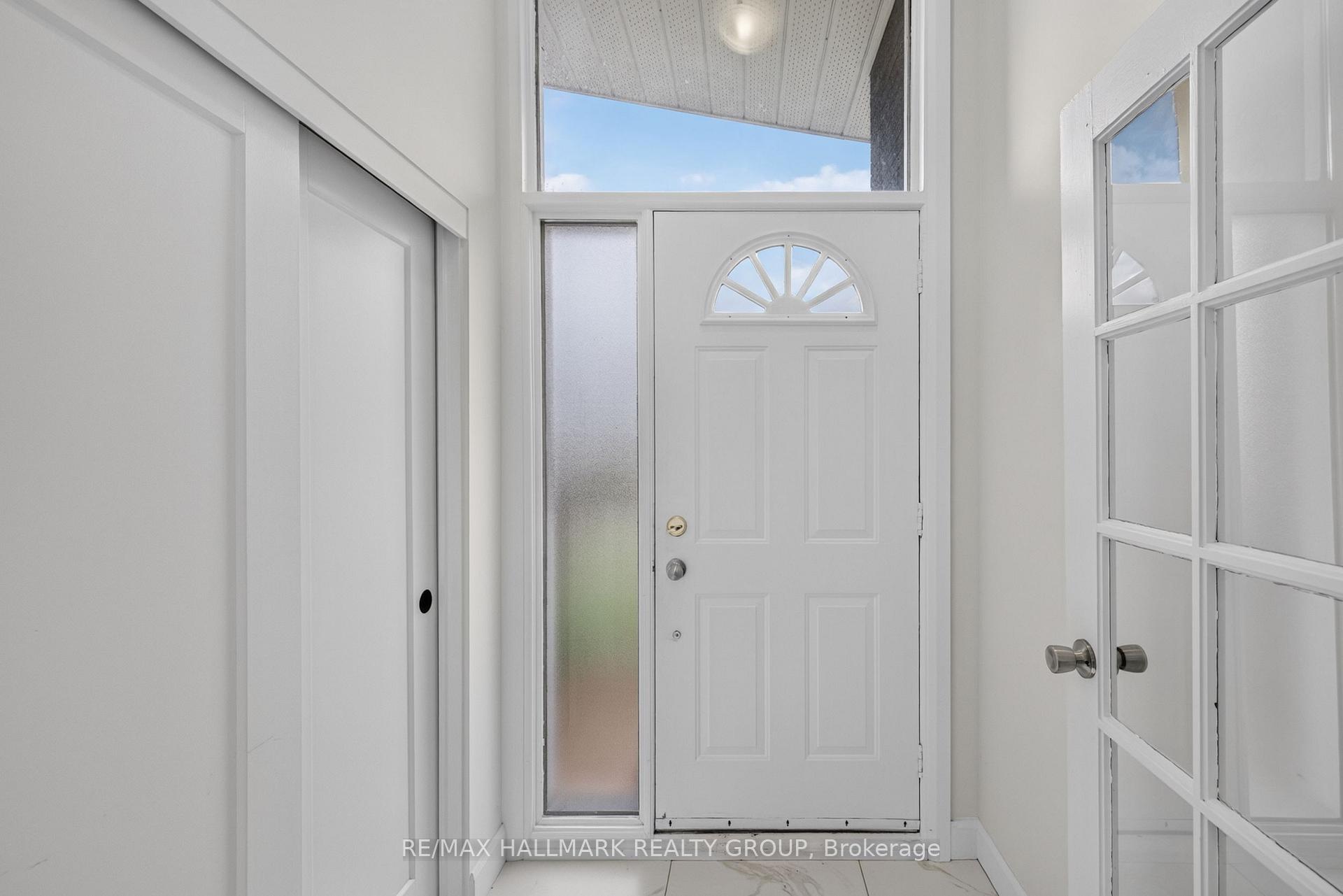 Photo 6 of 114 Meadowlands Drive W, Ottawa, Meadowlands/Crestview — HOMEH