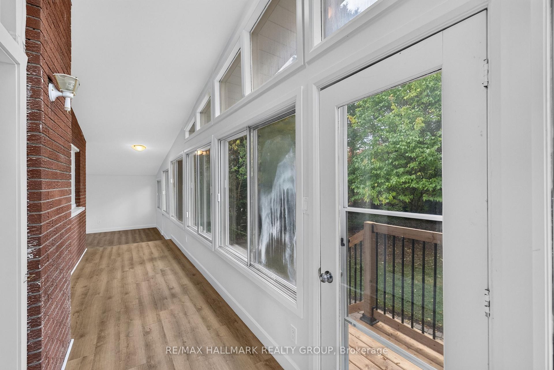 Photo 21 of 114 Meadowlands Drive W, Ottawa, Meadowlands/Crestview — HOMEH