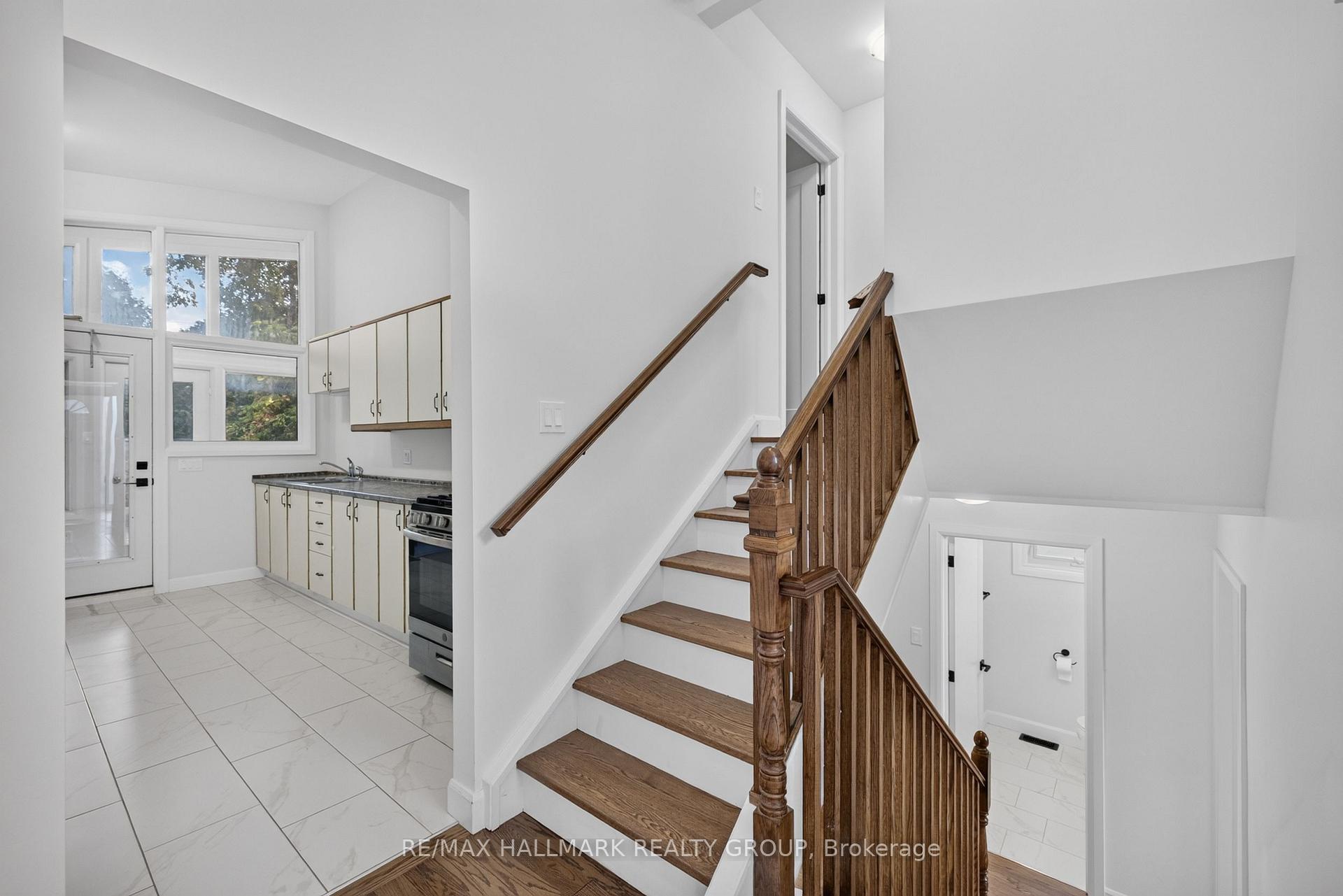 Photo 24 of 114 Meadowlands Drive W, Ottawa, Meadowlands/Crestview — HOMEH