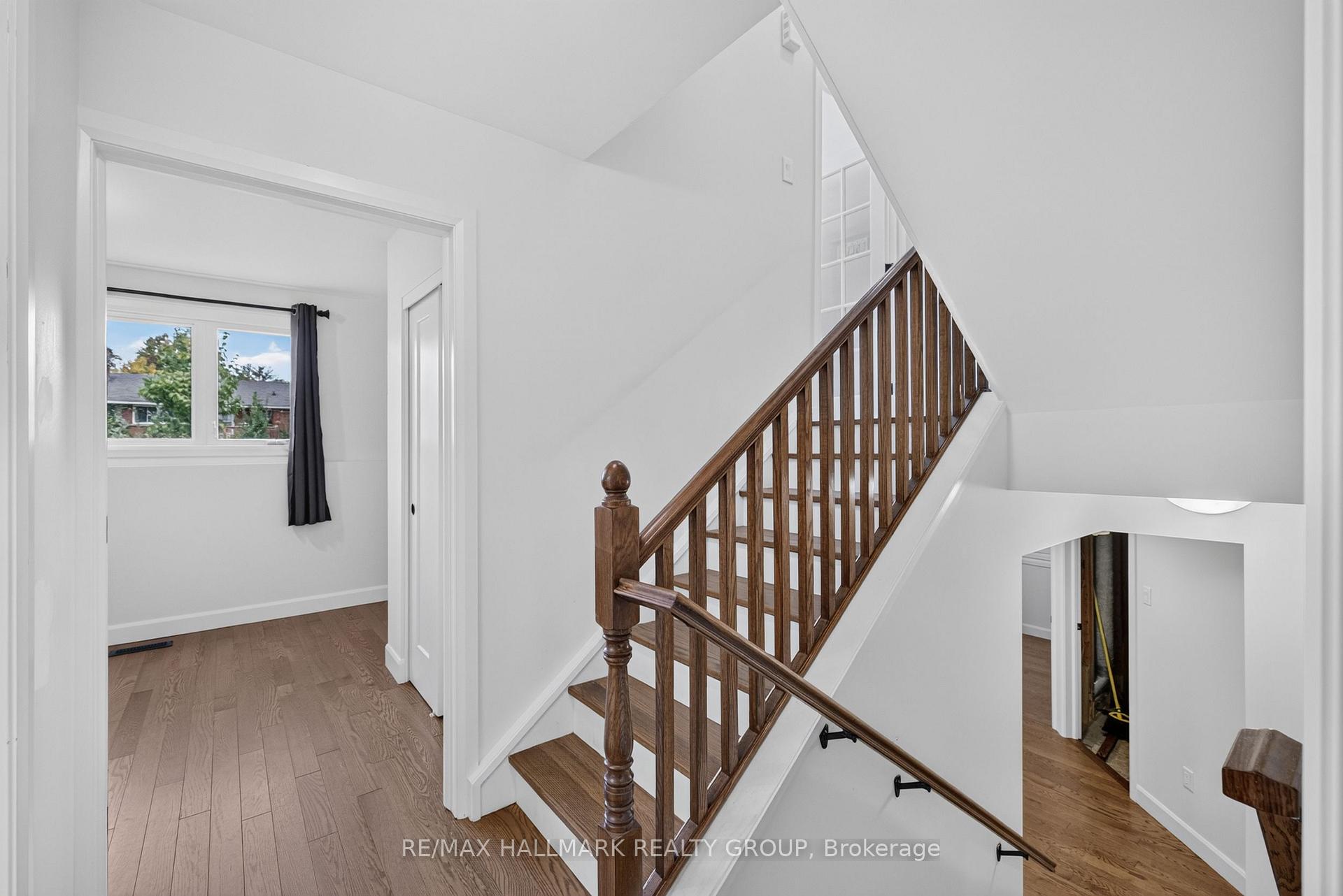 Photo 30 of 114 Meadowlands Drive W, Ottawa, Meadowlands/Crestview — HOMEH