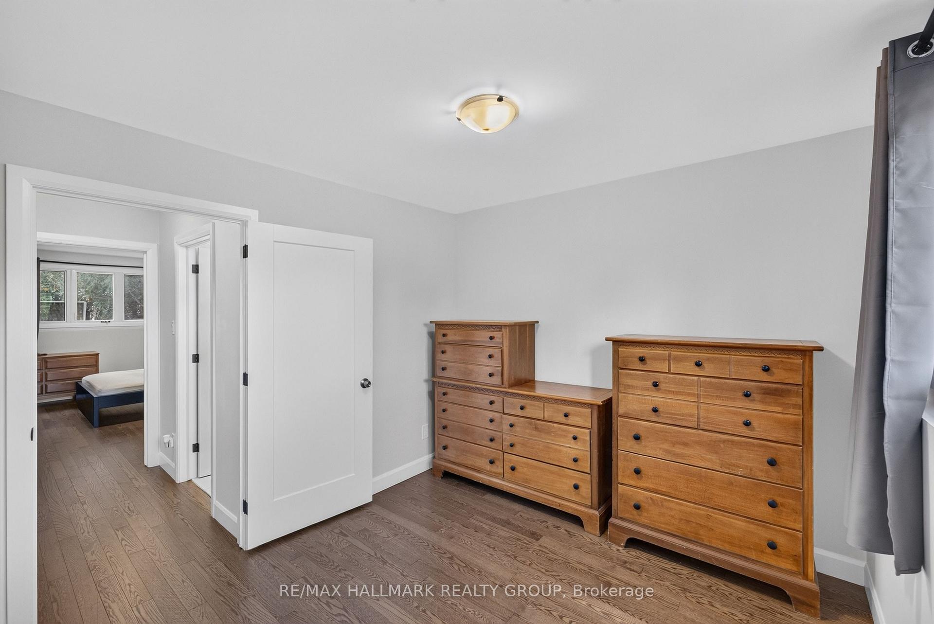 Photo 32 of 114 Meadowlands Drive W, Ottawa, Meadowlands/Crestview — HOMEH