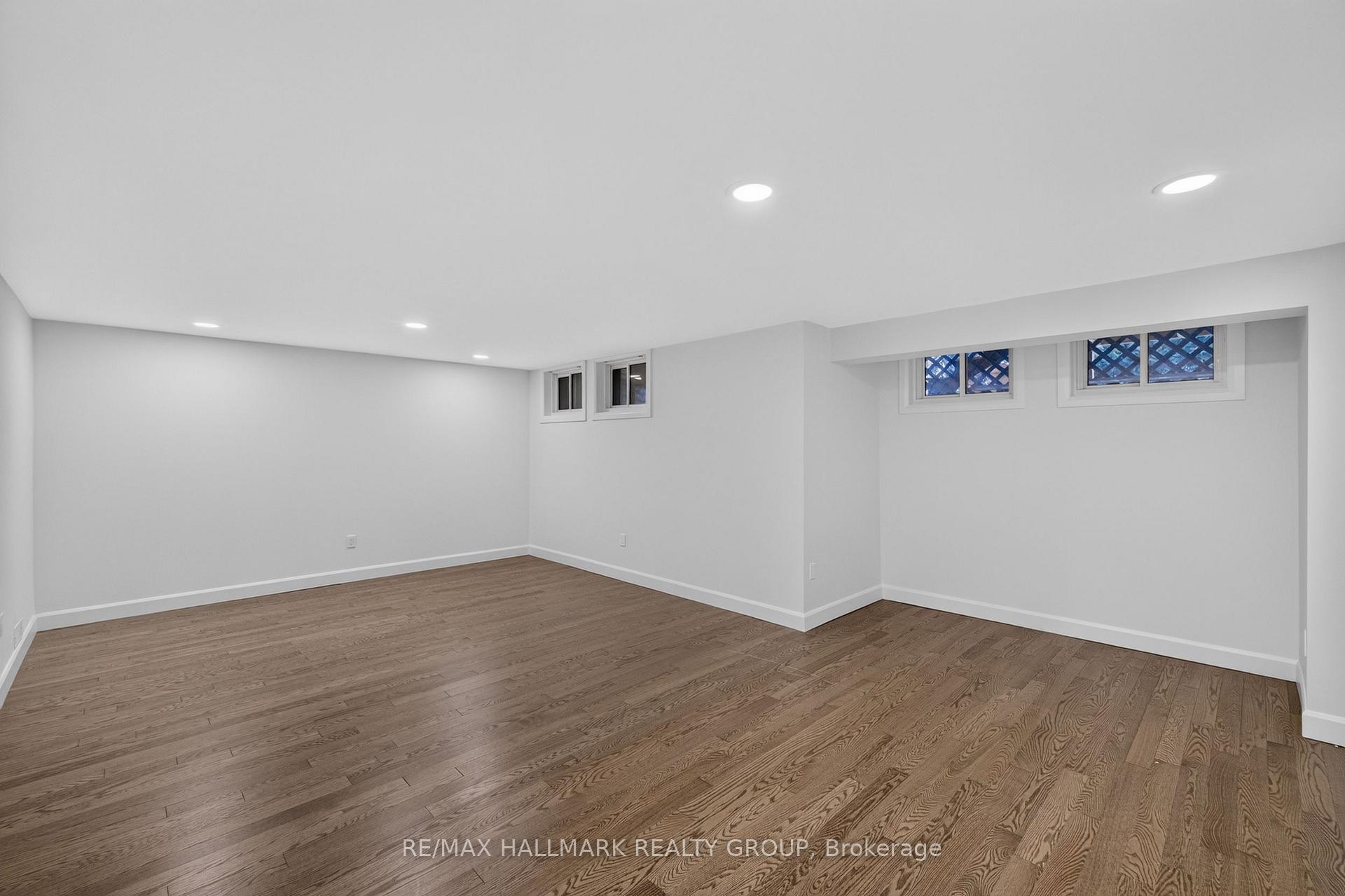 Photo 36 of 114 Meadowlands Drive W, Ottawa, Meadowlands/Crestview — HOMEH