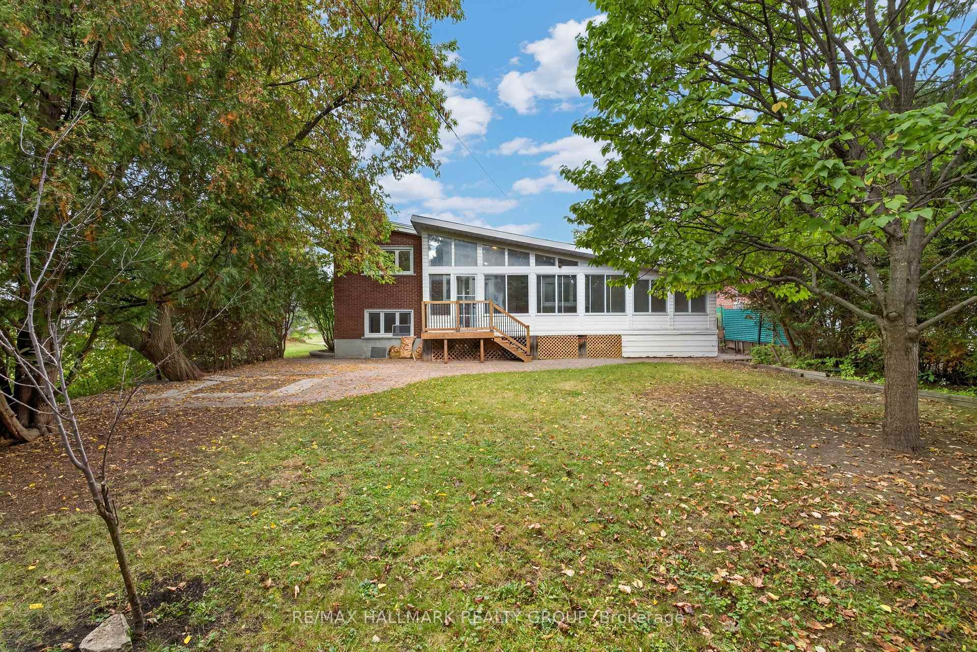 Photo 46 of 114 Meadowlands Drive W, Ottawa, Meadowlands/Crestview — HOMEH