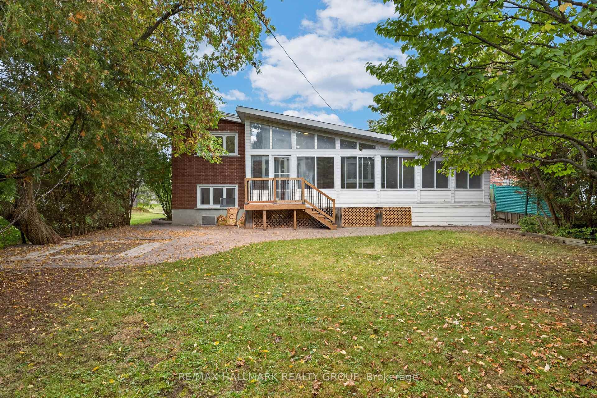 Photo 47 of 114 Meadowlands Drive W, Ottawa, Meadowlands/Crestview — HOMEH