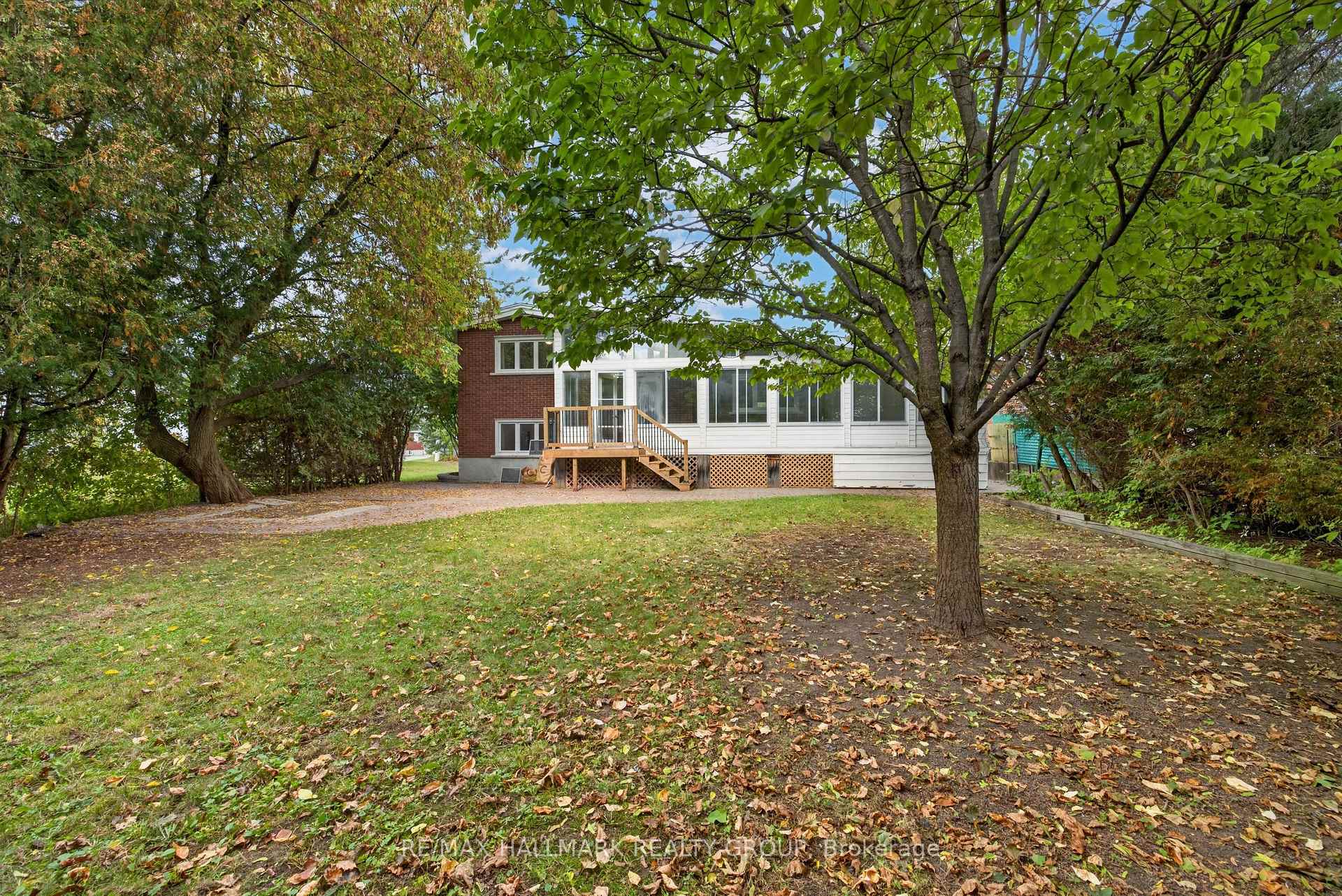 Photo 48 of 114 Meadowlands Drive W, Ottawa, Meadowlands/Crestview — HOMEH