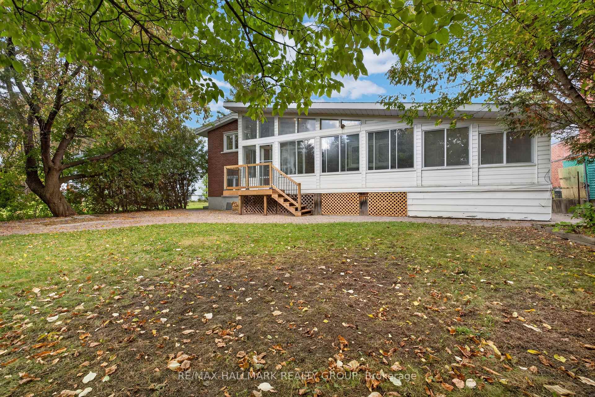 Photo 49 of 114 Meadowlands Drive W, Ottawa, Meadowlands/Crestview — HOMEH