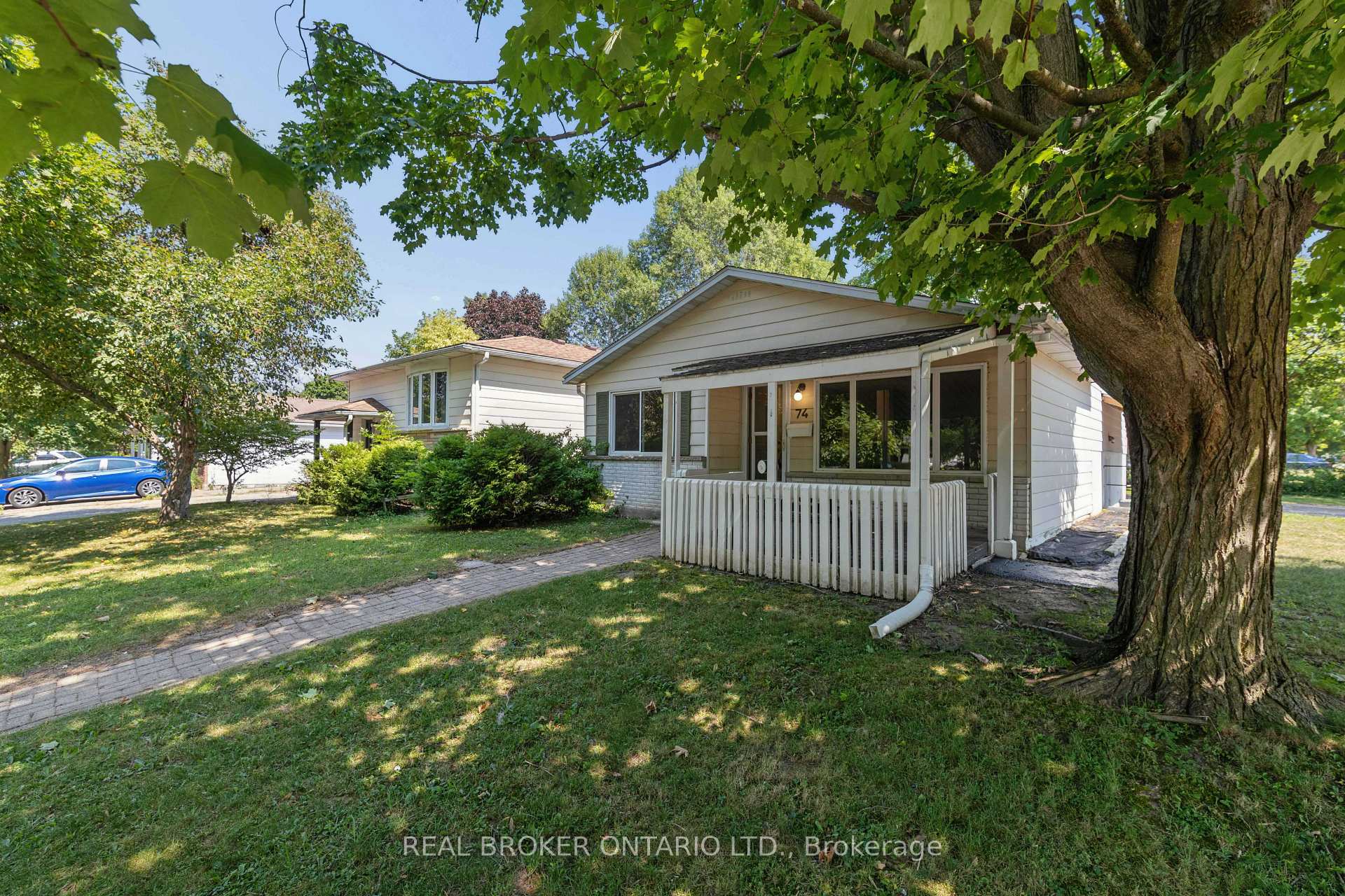 Photo 3 of 74 Helene Crescent, Waterloo, Beechwood — HOMEH