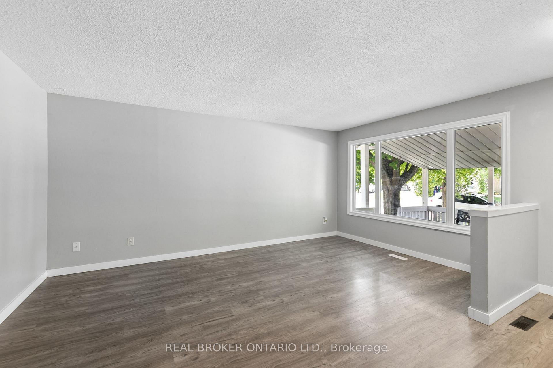 Photo 7 of 74 Helene Crescent, Waterloo, Beechwood — HOMEH