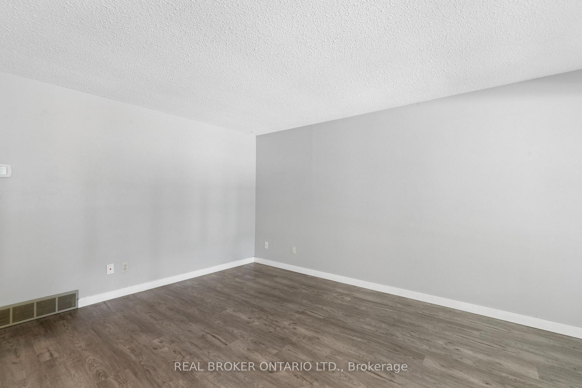 Photo 8 of 74 Helene Crescent, Waterloo, Beechwood — HOMEH