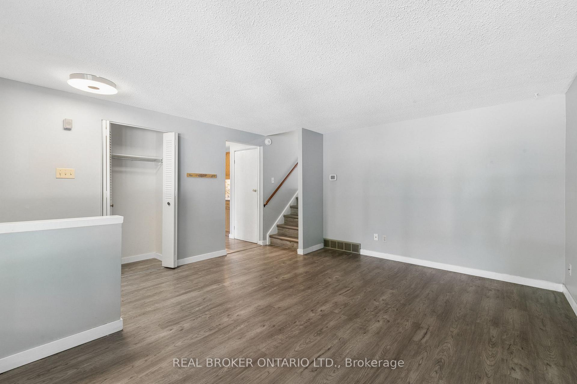 Photo 9 of 74 Helene Crescent, Waterloo, Beechwood — HOMEH