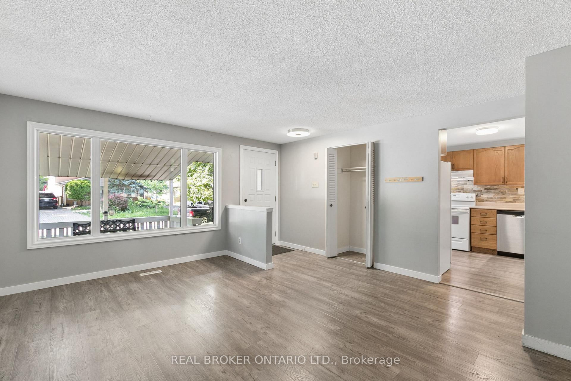 Photo 10 of 74 Helene Crescent, Waterloo, Beechwood — HOMEH