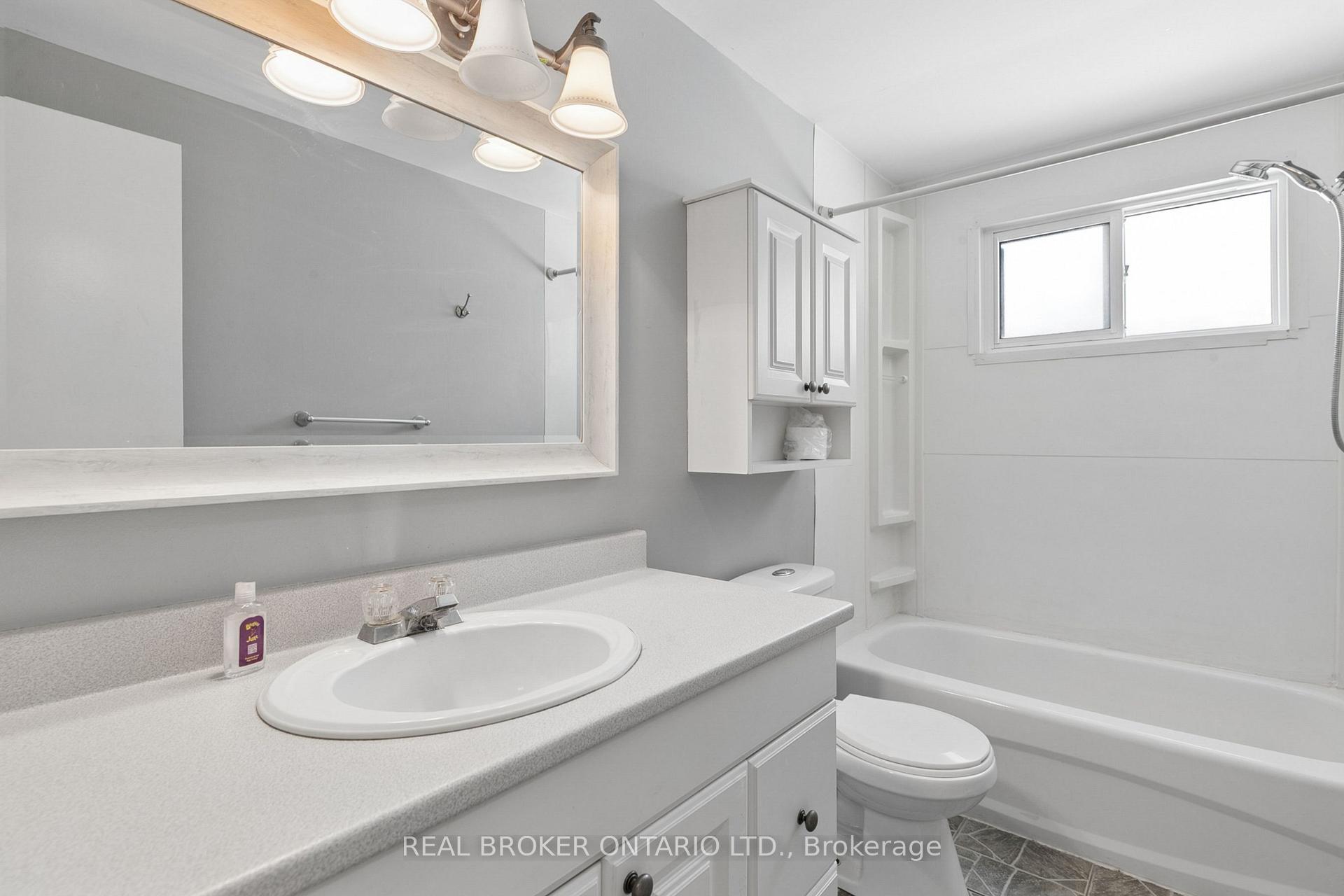 Photo 15 of 74 Helene Crescent, Waterloo, Beechwood — HOMEH