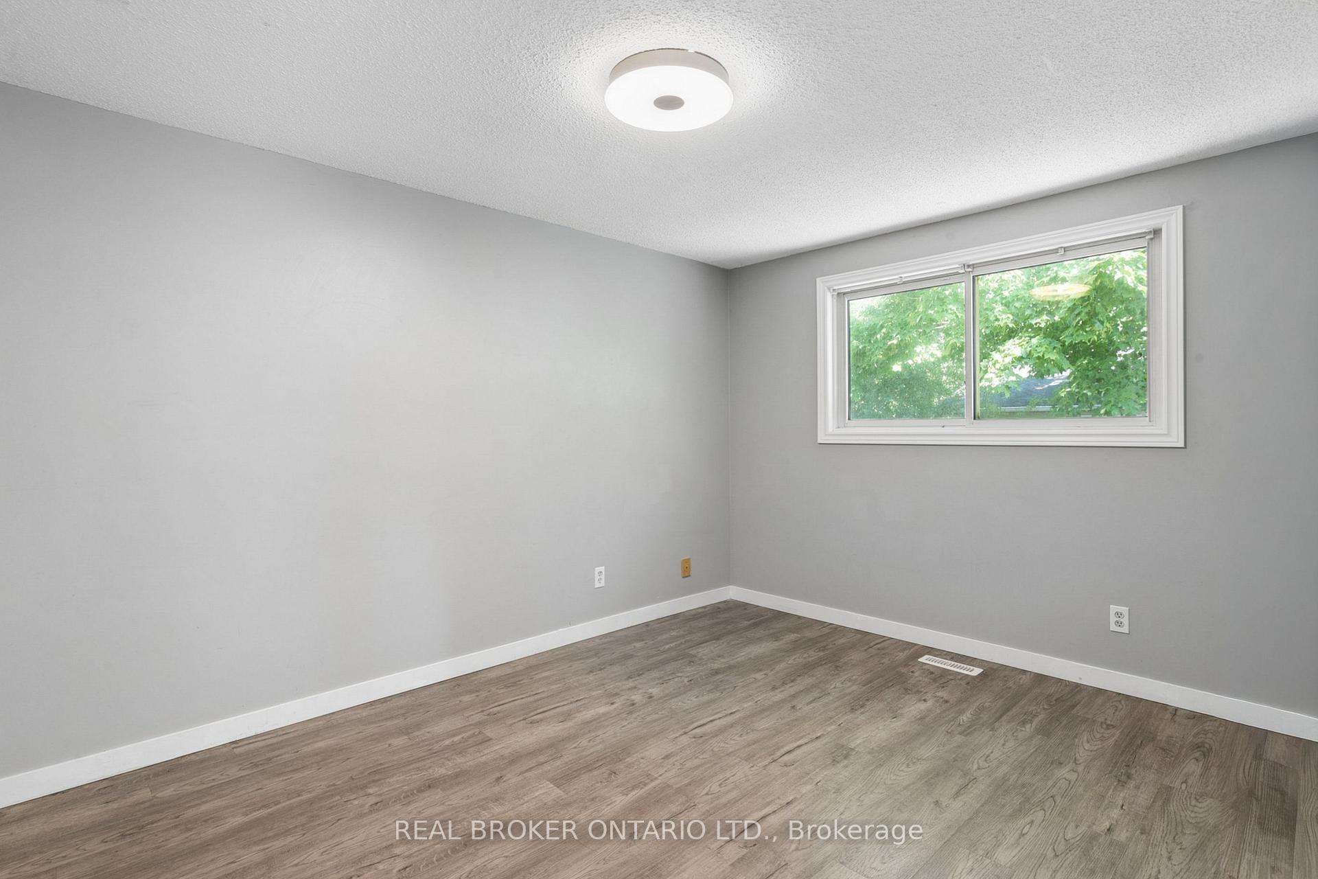 Photo 17 of 74 Helene Crescent, Waterloo, Beechwood — HOMEH