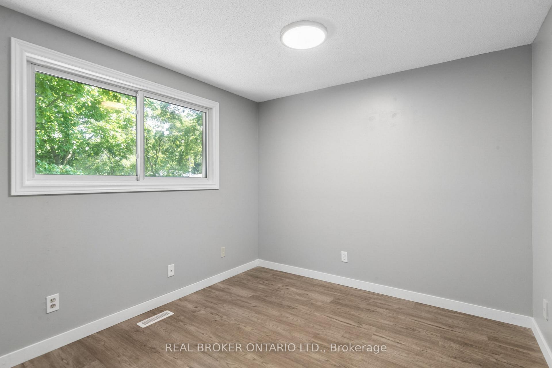 Photo 18 of 74 Helene Crescent, Waterloo, Beechwood — HOMEH