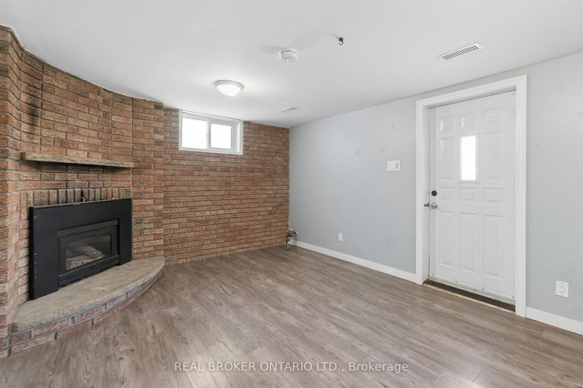Photo 23 of 74 Helene Crescent, Waterloo, Beechwood — HOMEH