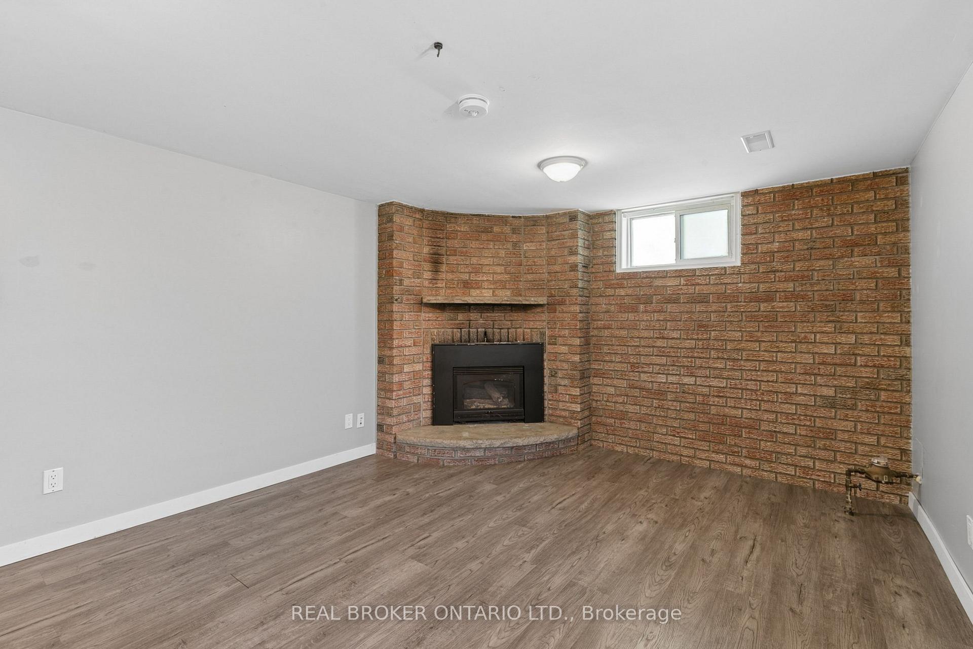 Photo 24 of 74 Helene Crescent, Waterloo, Beechwood — HOMEH