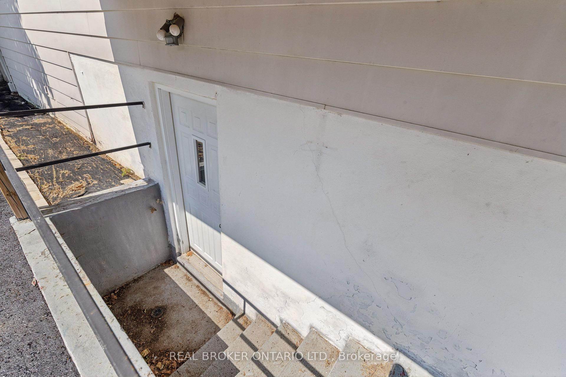 Photo 29 of 74 Helene Crescent, Waterloo, Beechwood — HOMEH