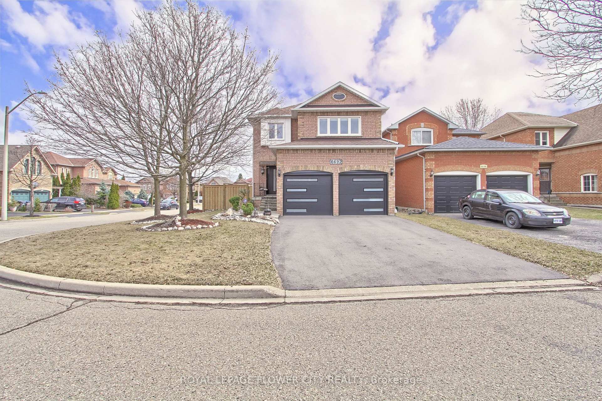 Photo 4 of 6692 Meteor Court, Mississauga, Lisgar — HOMEH