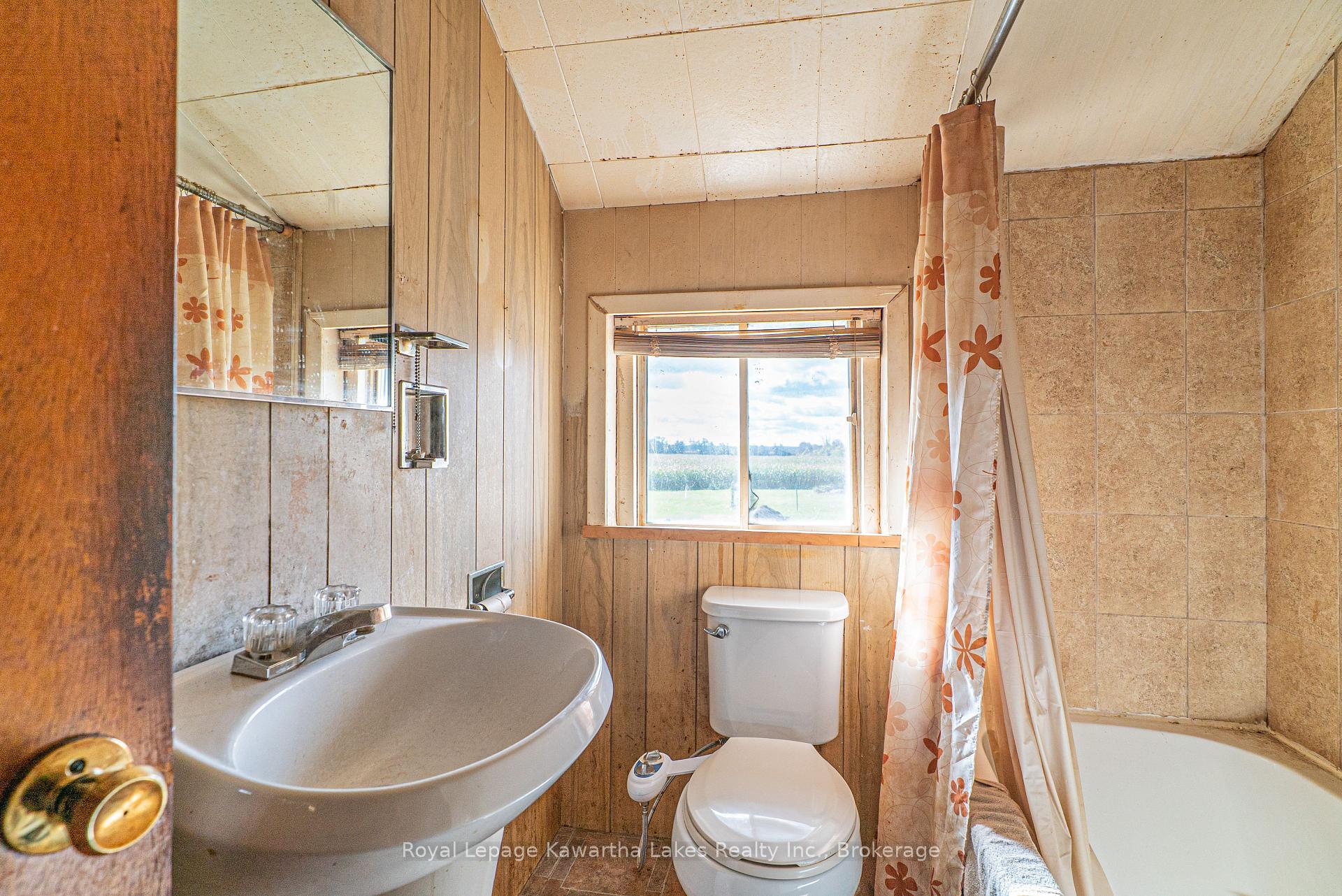 Photo 20 of 76 Long Beach Road, Kawartha Lakes, Fenelon — HOMEH