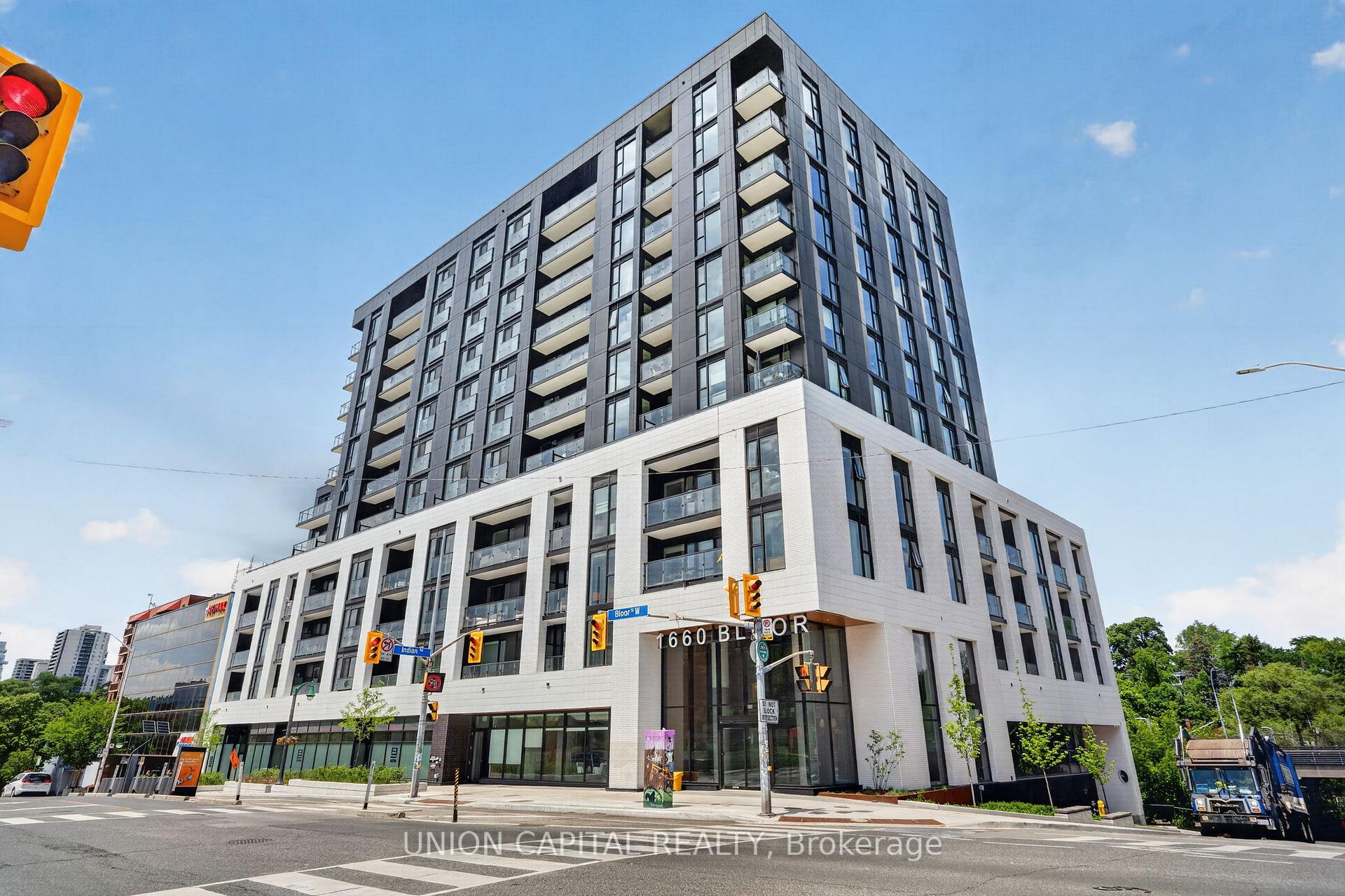 Photo of Unit 910, 1660 Bloor Street W